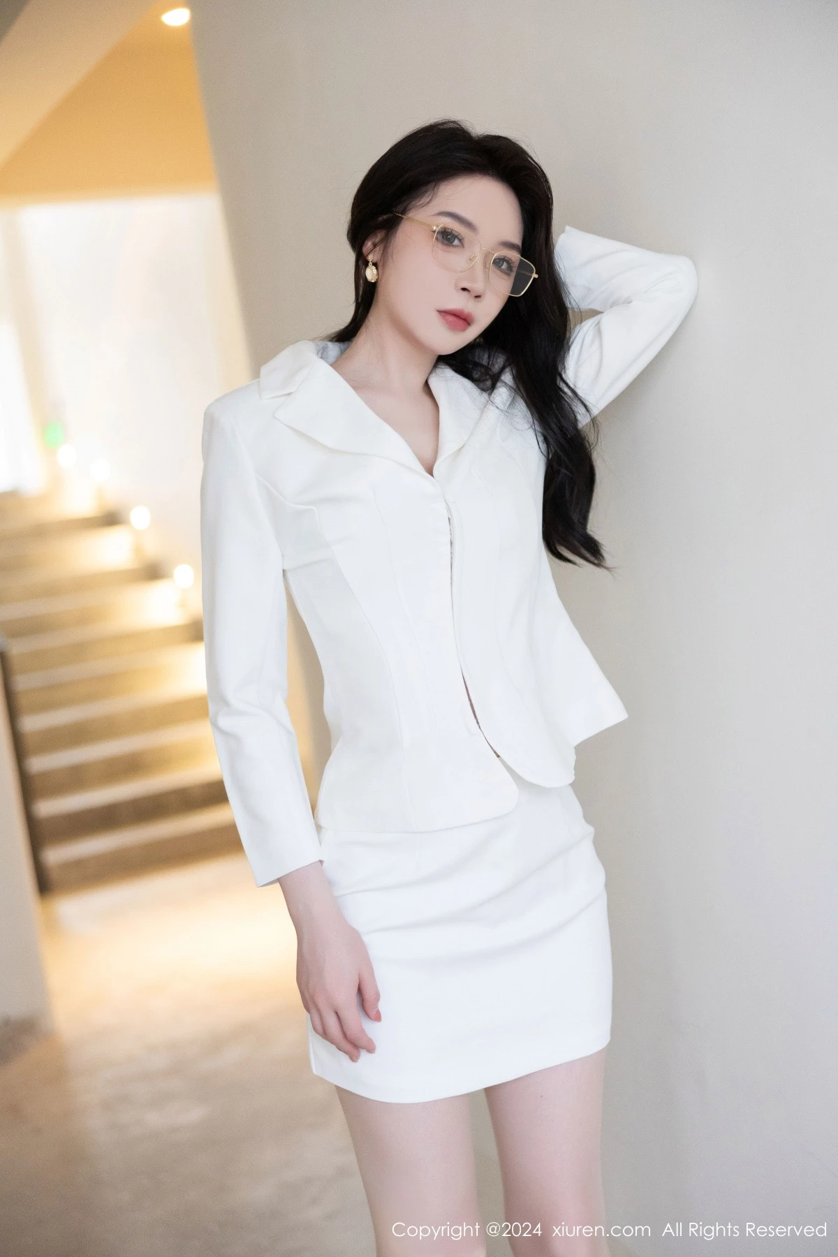 秀人集.com_[XiuRen秀人网]No.9222_模特梦心玥白色OL服饰露白色内衣配白丝袜秀曼妙身姿诱惑写真80P