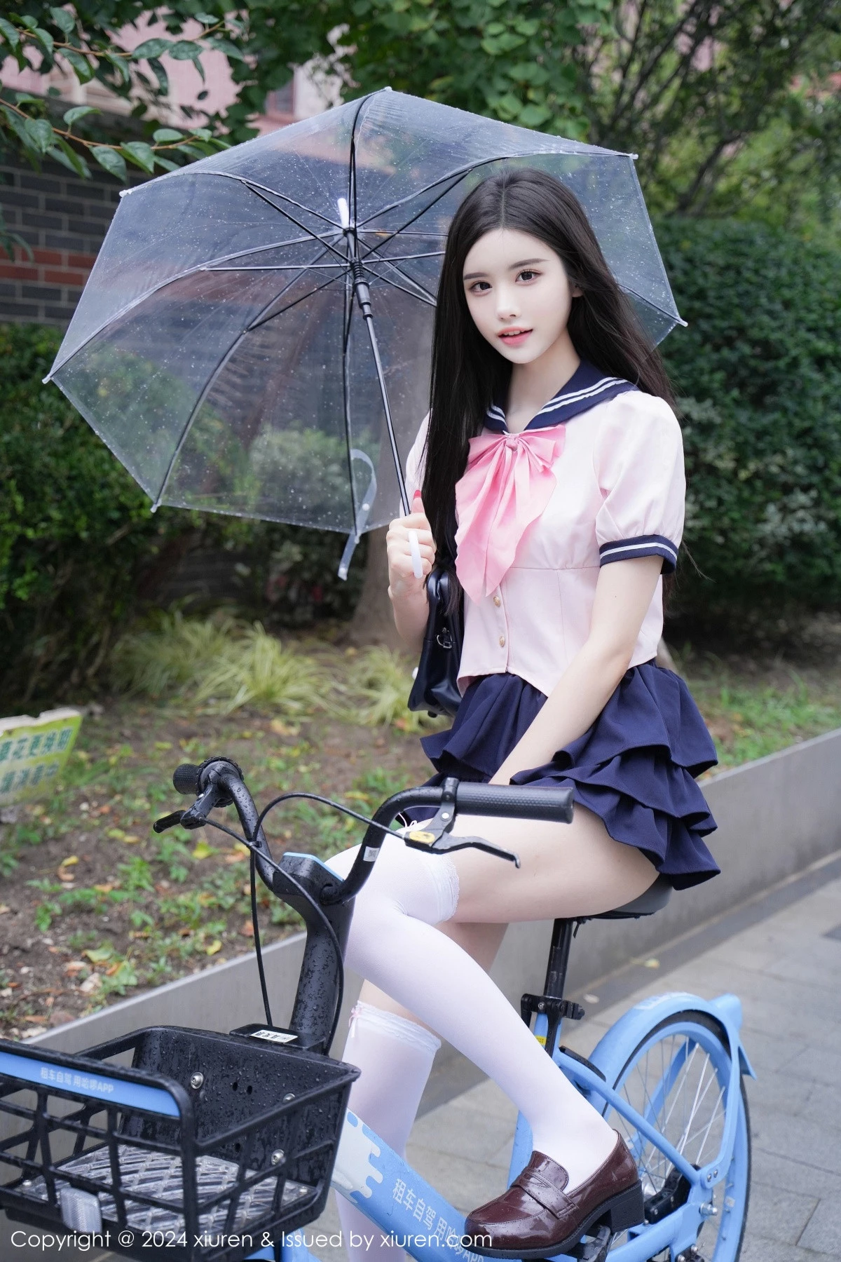 秀人集.com_[XiuRen秀人网]No.9224_模特Erikaki性感粉色JK制服配白色丝袜秀翘臀美腿撩人诱惑写真84P