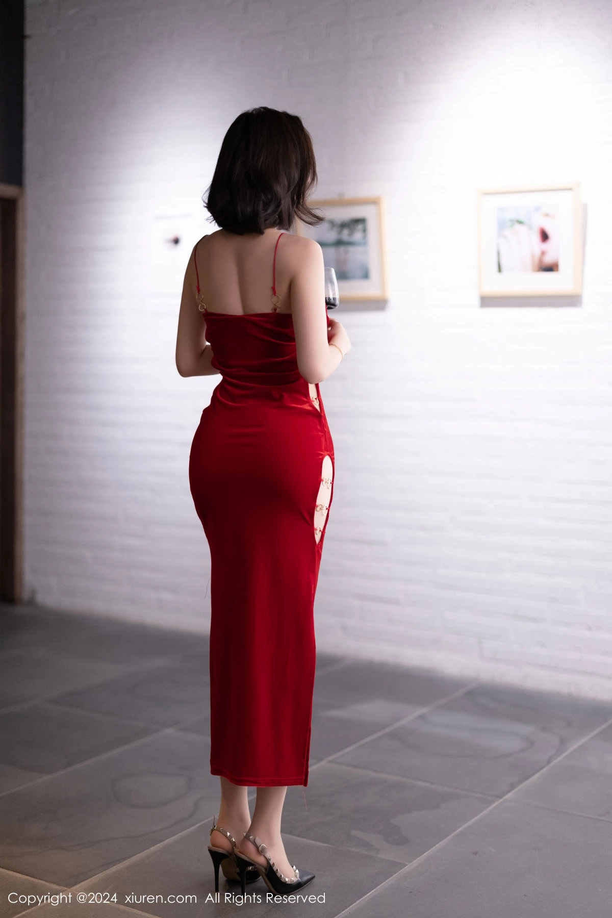 秀人集.com_[XiuRen秀人网]No.9229_女神徐莉芝Booty红色吊带连衣裙露情趣内衣秀曼妙身姿诱惑写真90P