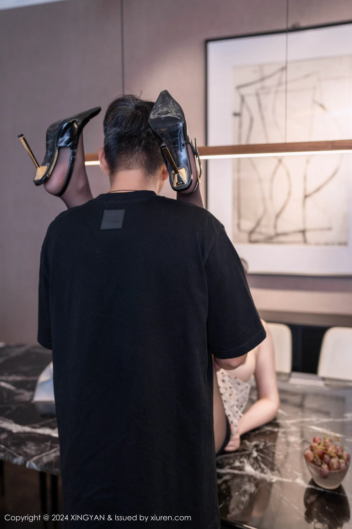 秀人集.com_[XINGYAN星颜社]VOL.275_模特李若汐ci性感黑白波点服饰配开档黑丝秀丰腴身姿诱惑写真80P