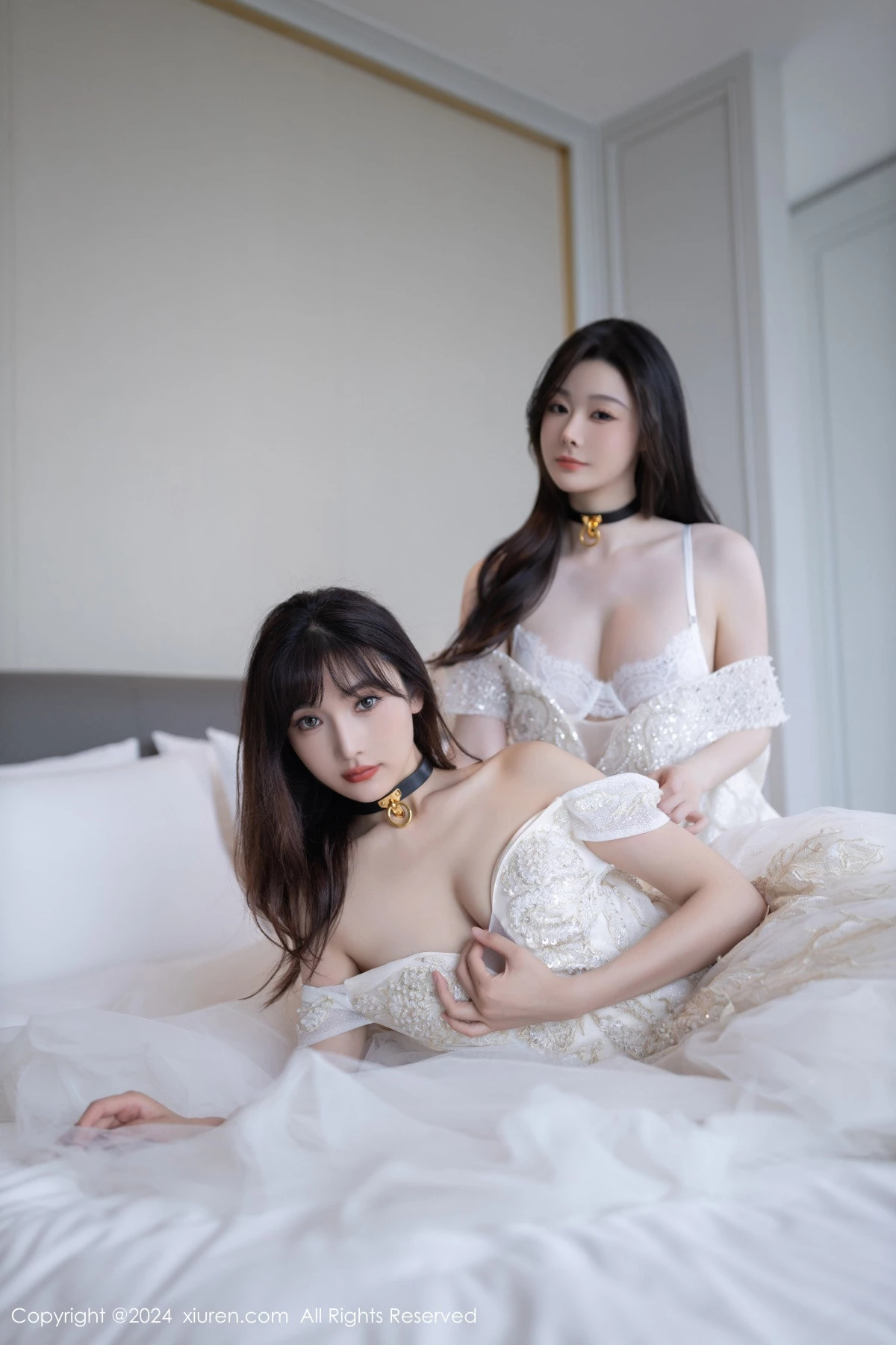 秀人集.com_[XiuRen秀人网]No.9240_模特合集女神小逗逗＆陆萱萱性感白色内衣秀完美身材诱惑写真80P