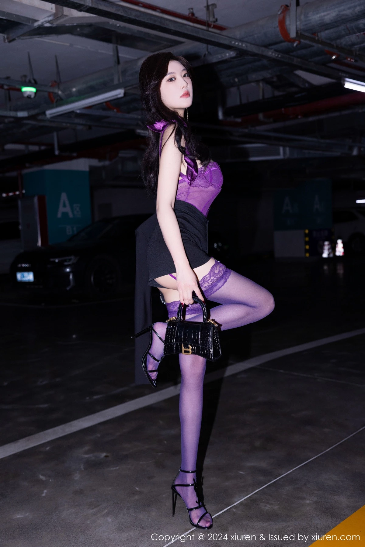 秀人集.com_[XiuRen秀人网]No.9239_女神杨晨晨Yome紫色轻透情趣服饰配紫丝吊袜秀丰腴身姿诱惑写真81P