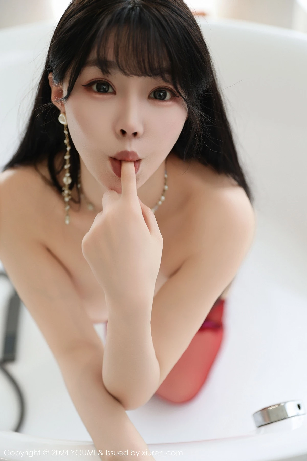 秀人集.com_[YouMi尤蜜荟]Vol.1101_女神朱可儿Flora红色露肩连衣短裙配红丝吊袜秀丰满身材诱惑写真60P