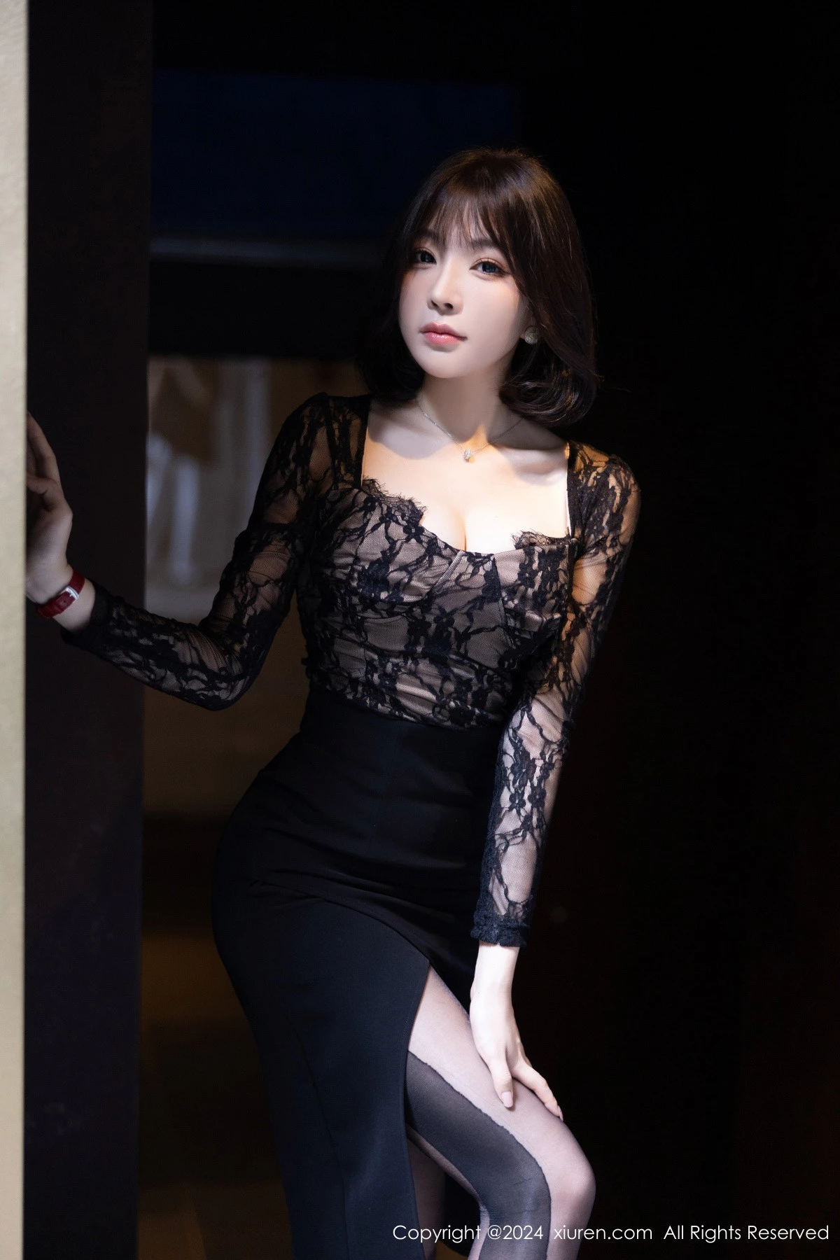 秀人集.com_[XiuRen秀人网]No.9257_女神徐莉芝Booty性感黑色蕾丝连衣裙配超薄黑丝极致魅惑写真94P