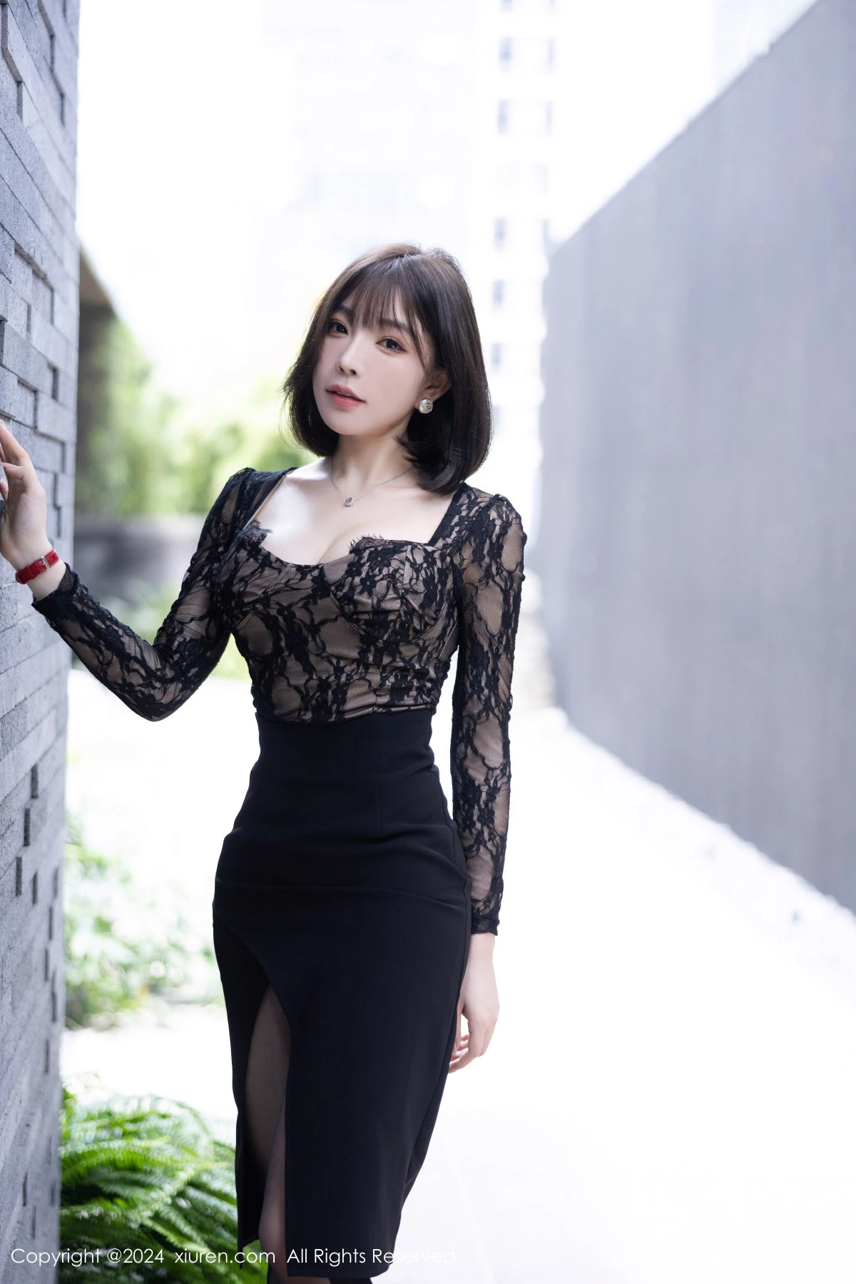 秀人集.com_[XiuRen秀人网]No.9257_女神徐莉芝Booty性感黑色蕾丝连衣裙配超薄黑丝极致魅惑写真94P