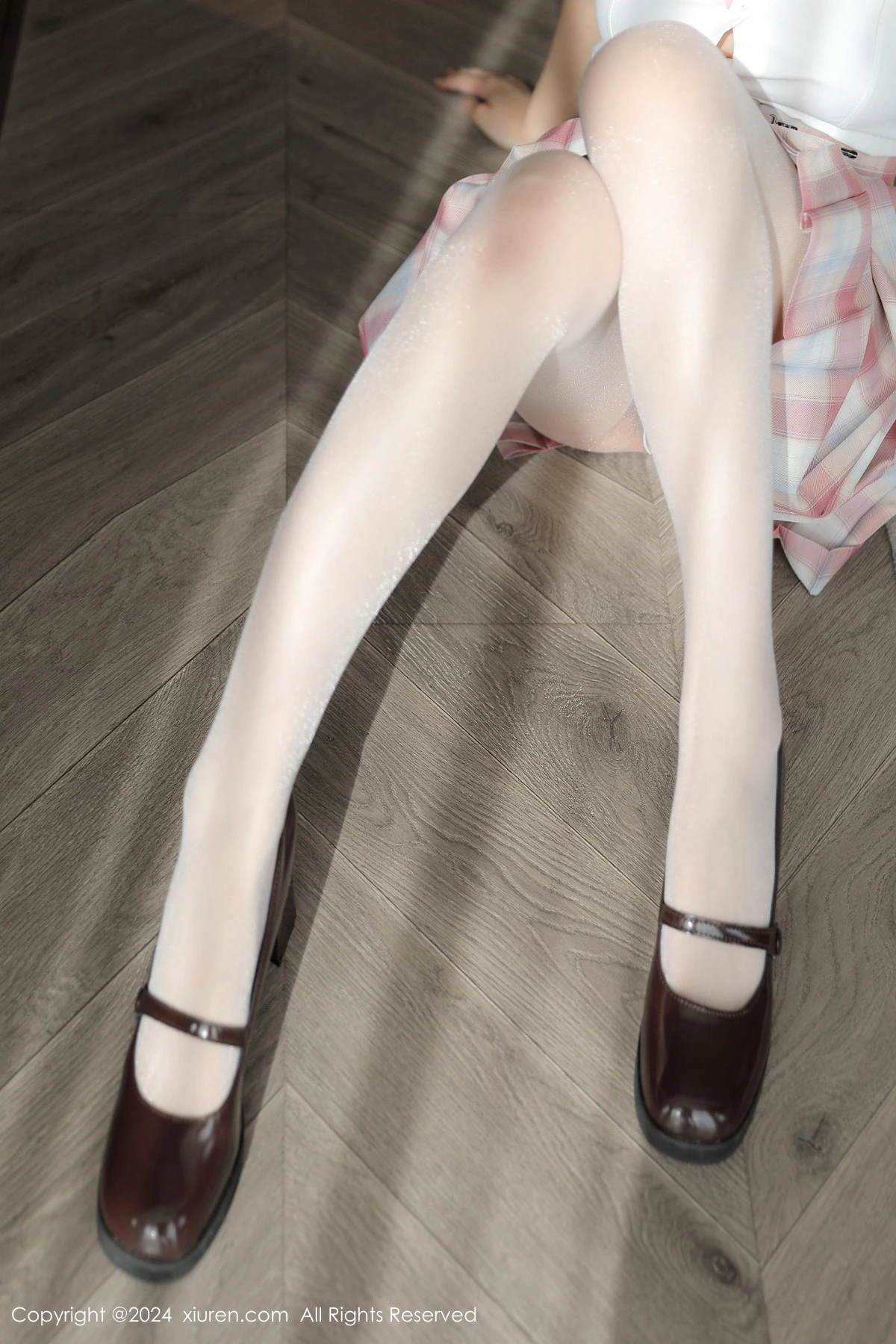 秀人集.com_[XiuRen秀人网]No.9277_模特袁圆私房性感JK制服配超薄白丝秀曼妙身姿完美诱惑写真72P