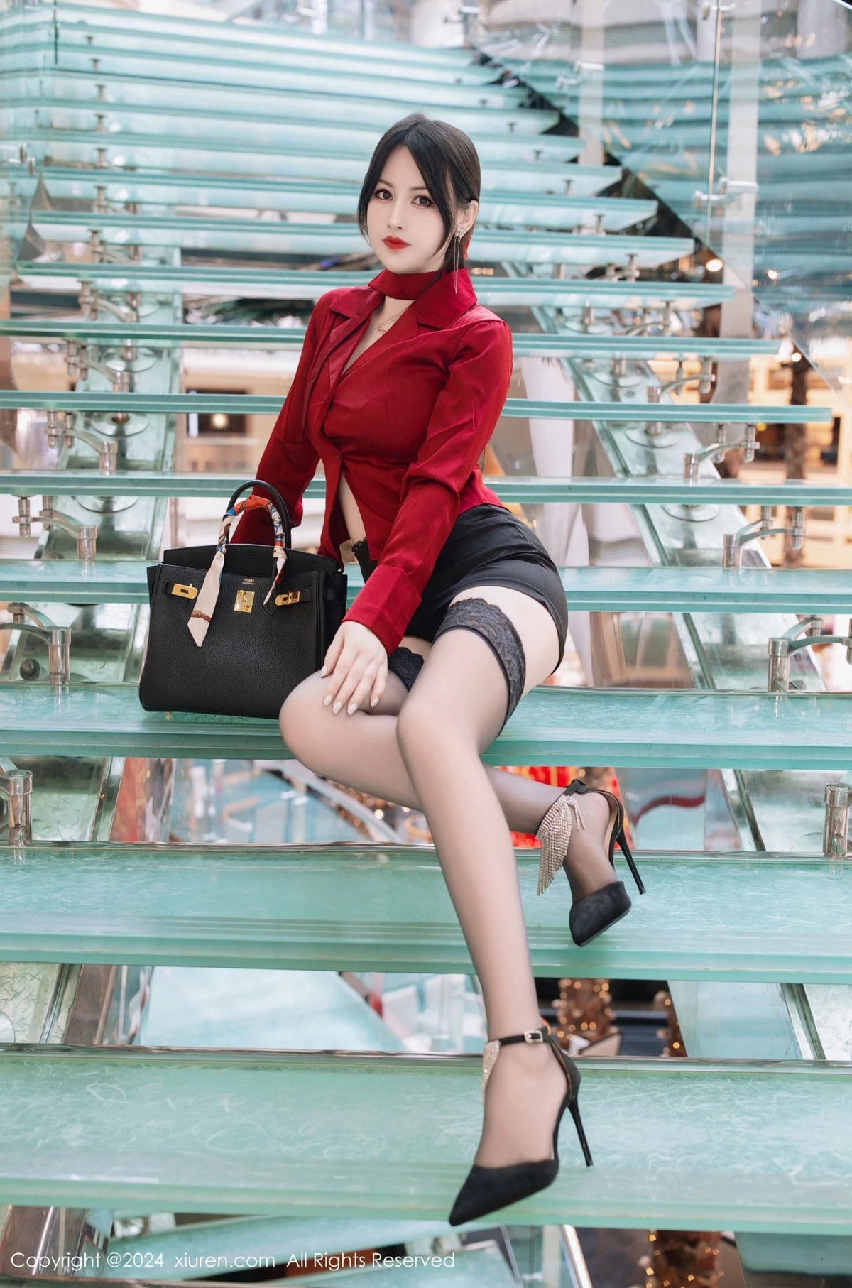 秀人集.com_[XiuRen秀人网]No.9290_模特诗诗kiki性感酒红色衬衫配黑短裙露超薄黑丝秀美腿诱惑写真70P