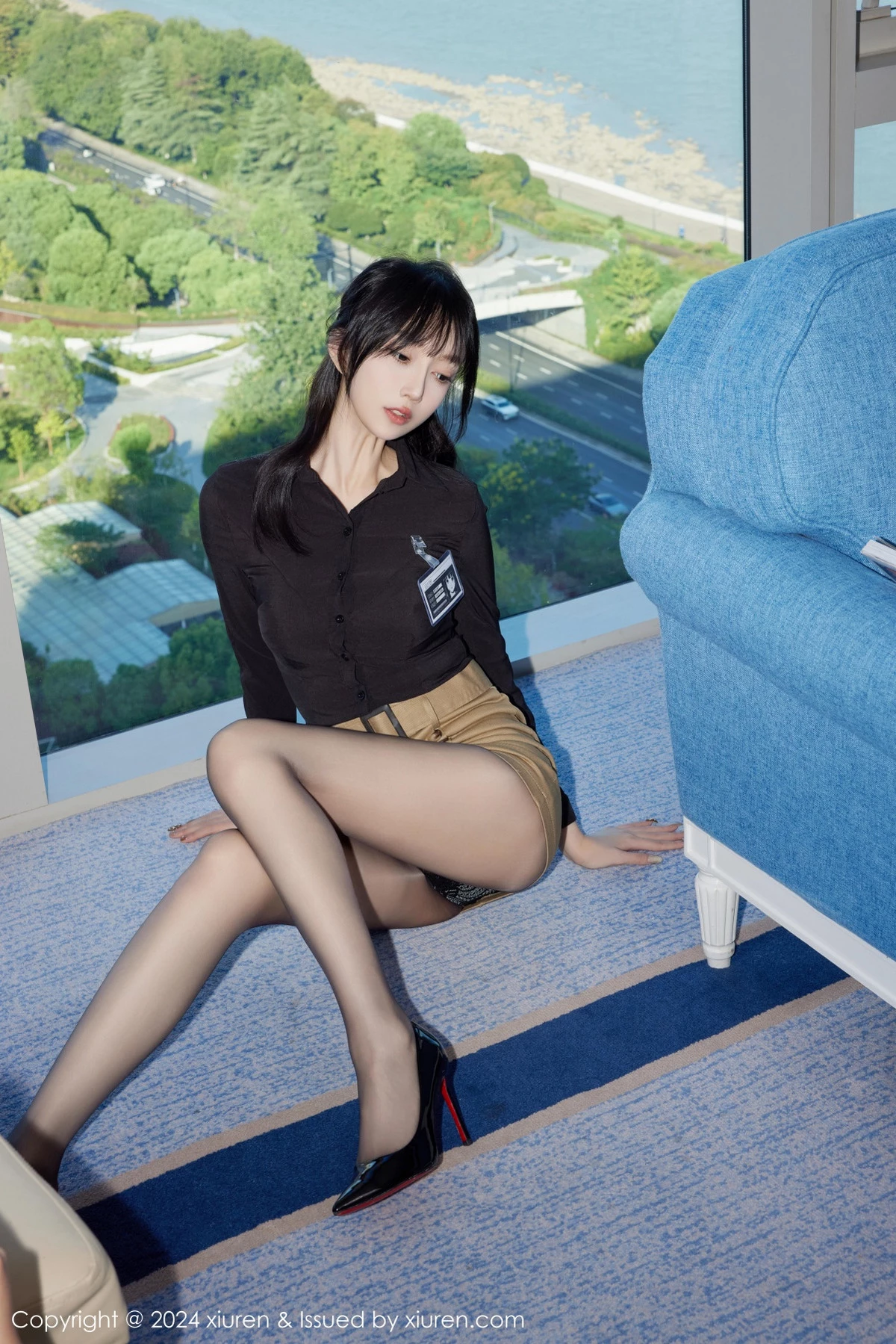 秀人集.com_[XiuRen秀人网]No.9309_模特玥儿玥er性感黑色情趣服饰配开档黑丝秀曼妙身姿诱惑写真72P