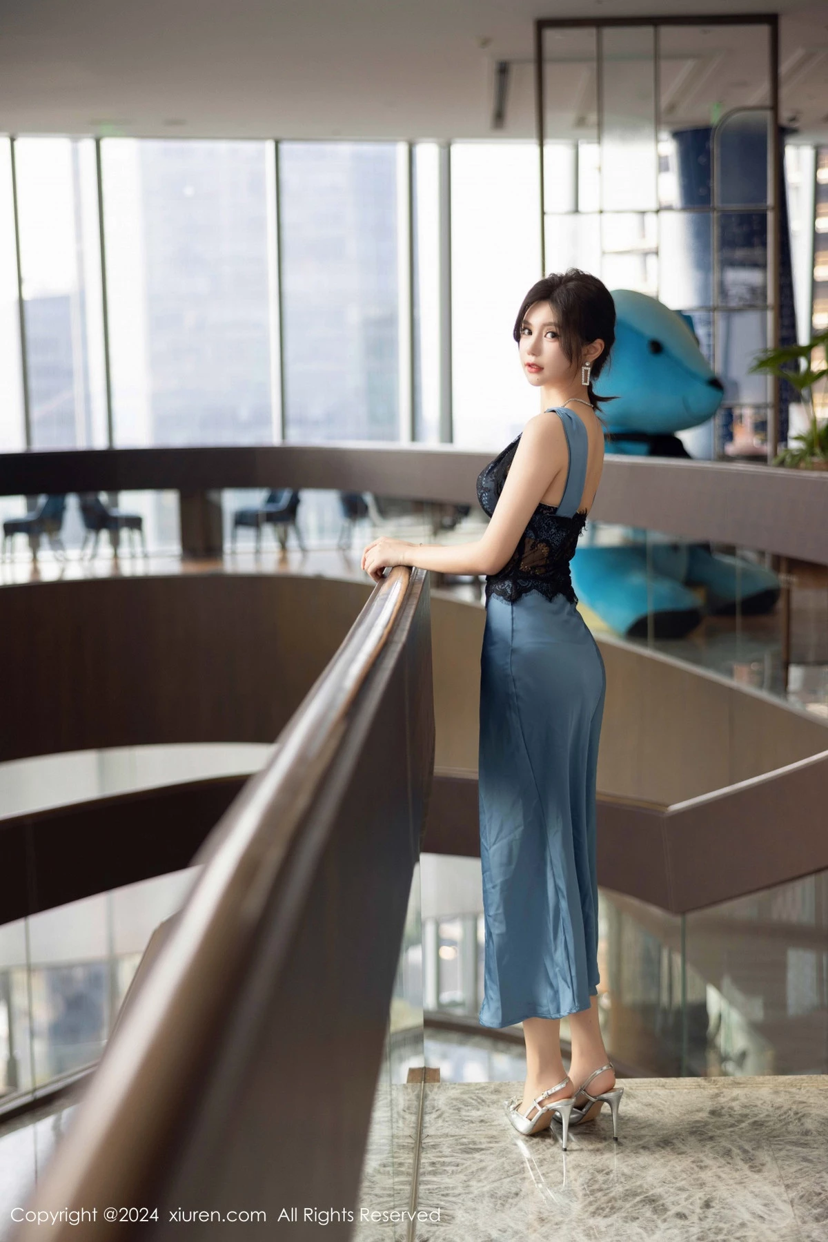 秀人集.com_[XiuRen秀人网]No.9310_女神绮里嘉ula性感黑色蕾丝内衣配肉色丝袜秀完美身材诱惑写真94P