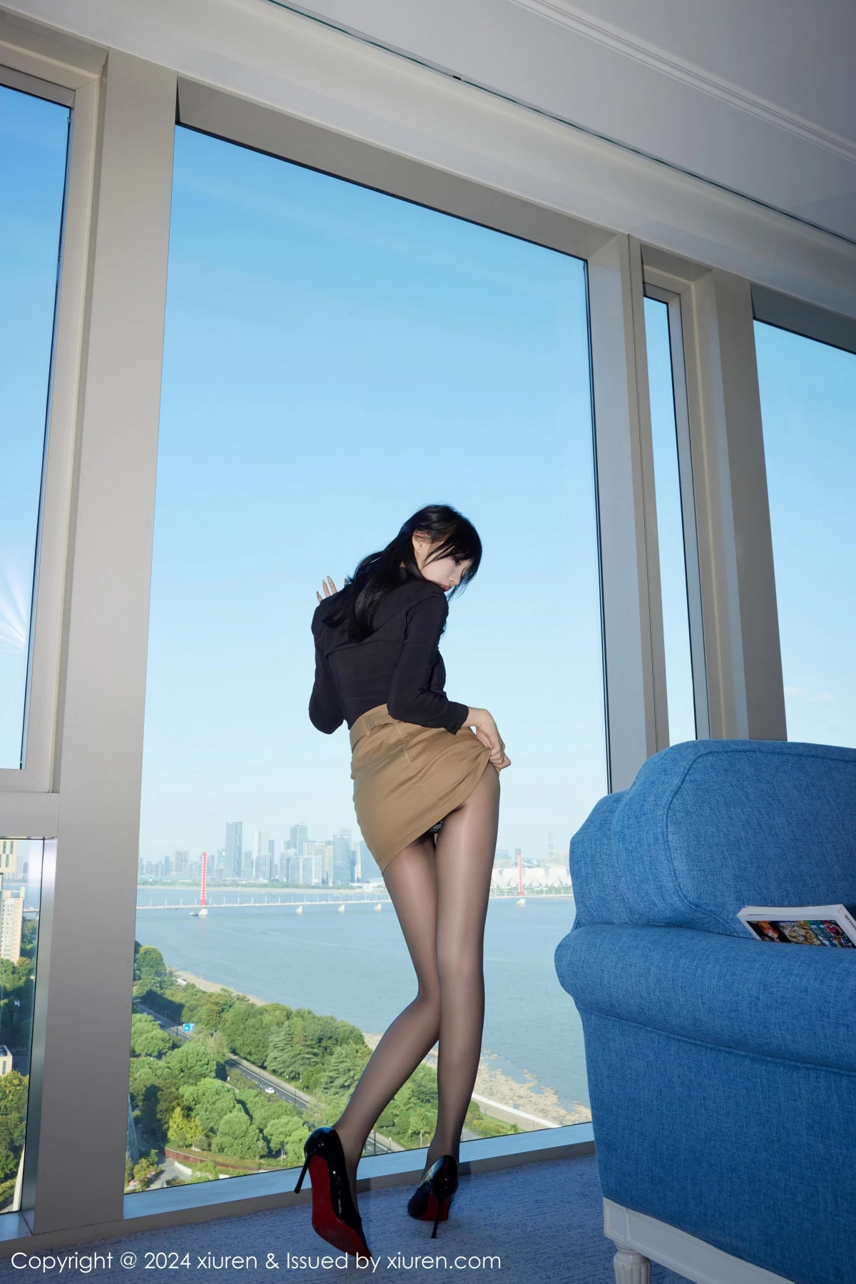 秀人集.com_[XiuRen秀人网]No.9309_模特玥儿玥er性感黑色情趣服饰配开档黑丝秀曼妙身姿诱惑写真72P