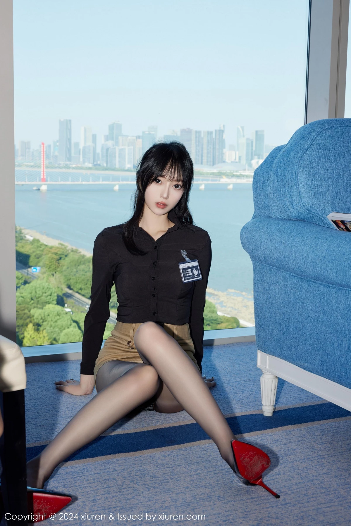 秀人集.com_[XiuRen秀人网]No.9309_模特玥儿玥er性感黑色情趣服饰配开档黑丝秀曼妙身姿诱惑写真72P