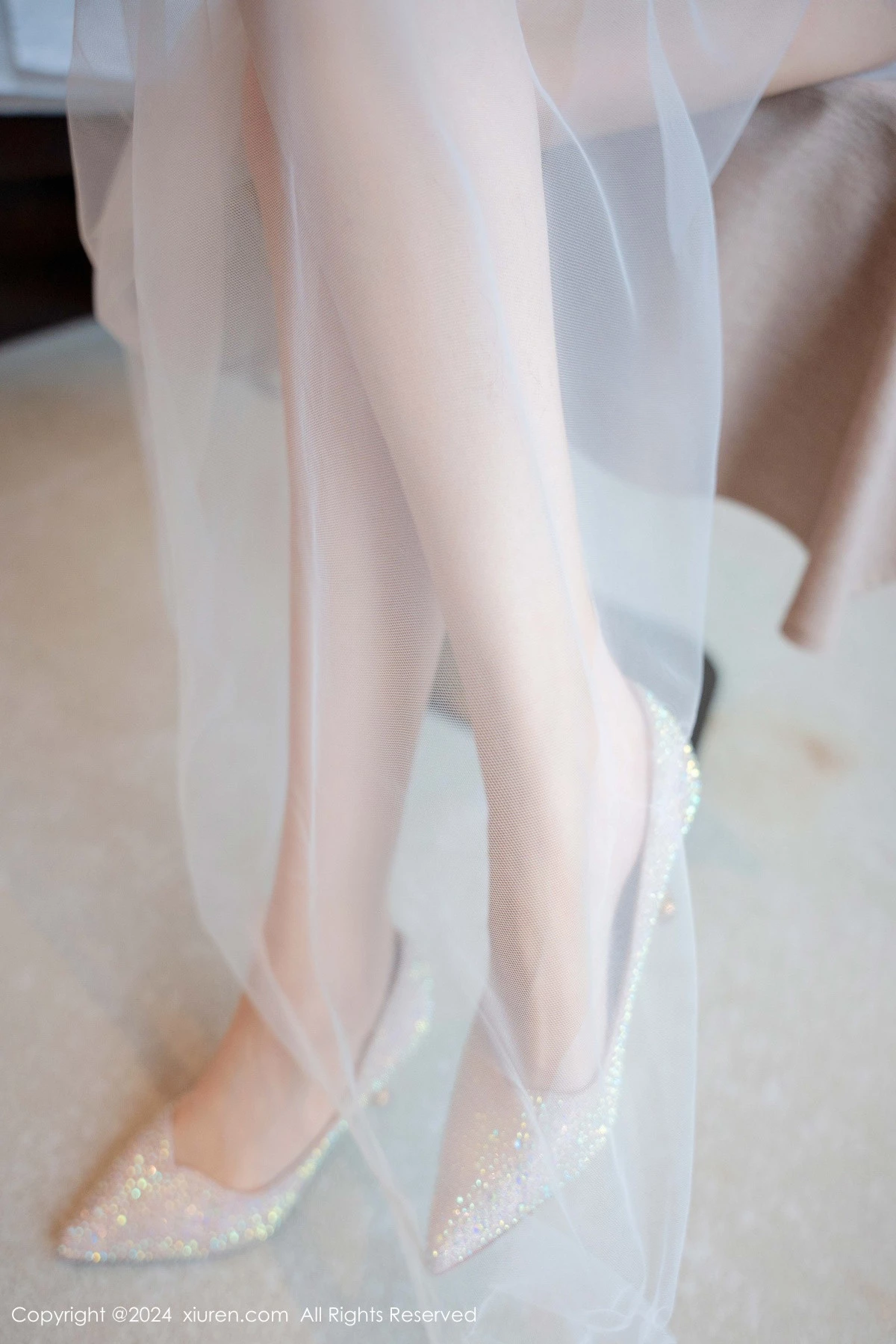 秀人集.com_[XiuRen秀人网]No.9318_模特白芷yy私房性感透明白纱露白色情趣内衣秀火辣身材诱惑写真76P