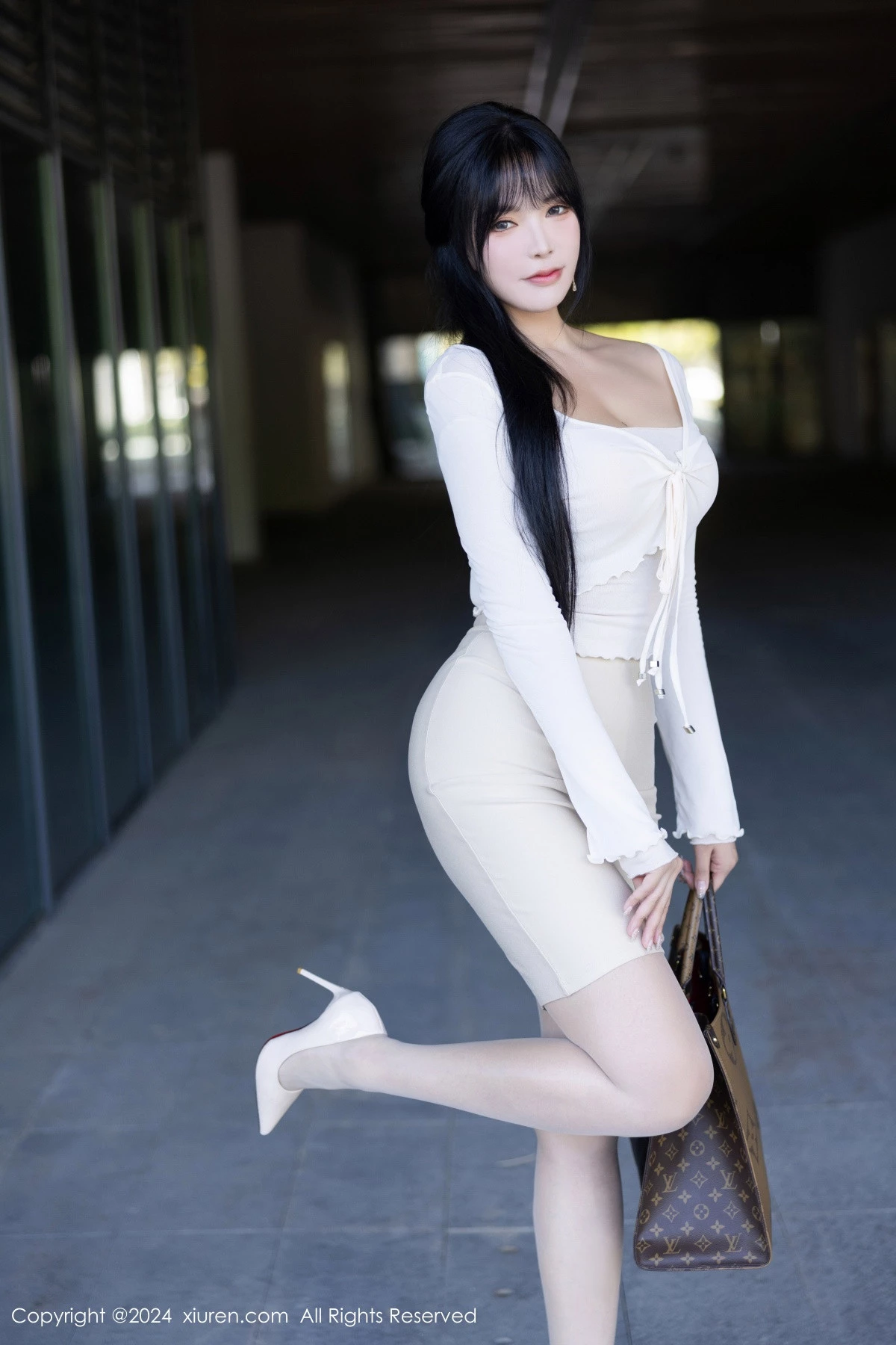 秀人集.com_[XiuRen秀人网]No.9320_模特娜比性感白色连衣短裙配超薄白丝秀凹凸身材完美诱惑写真82P