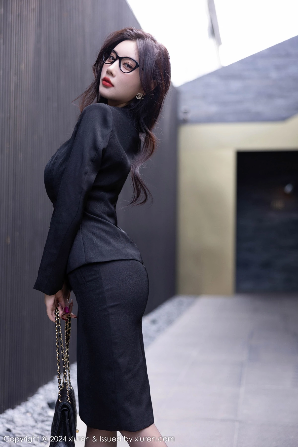 秀人集.com_[XiuRen秀人网]No.9190_女神杨晨晨Yome性感黑色OL露蕾丝内衣配超薄黑丝极致魅惑写真80P