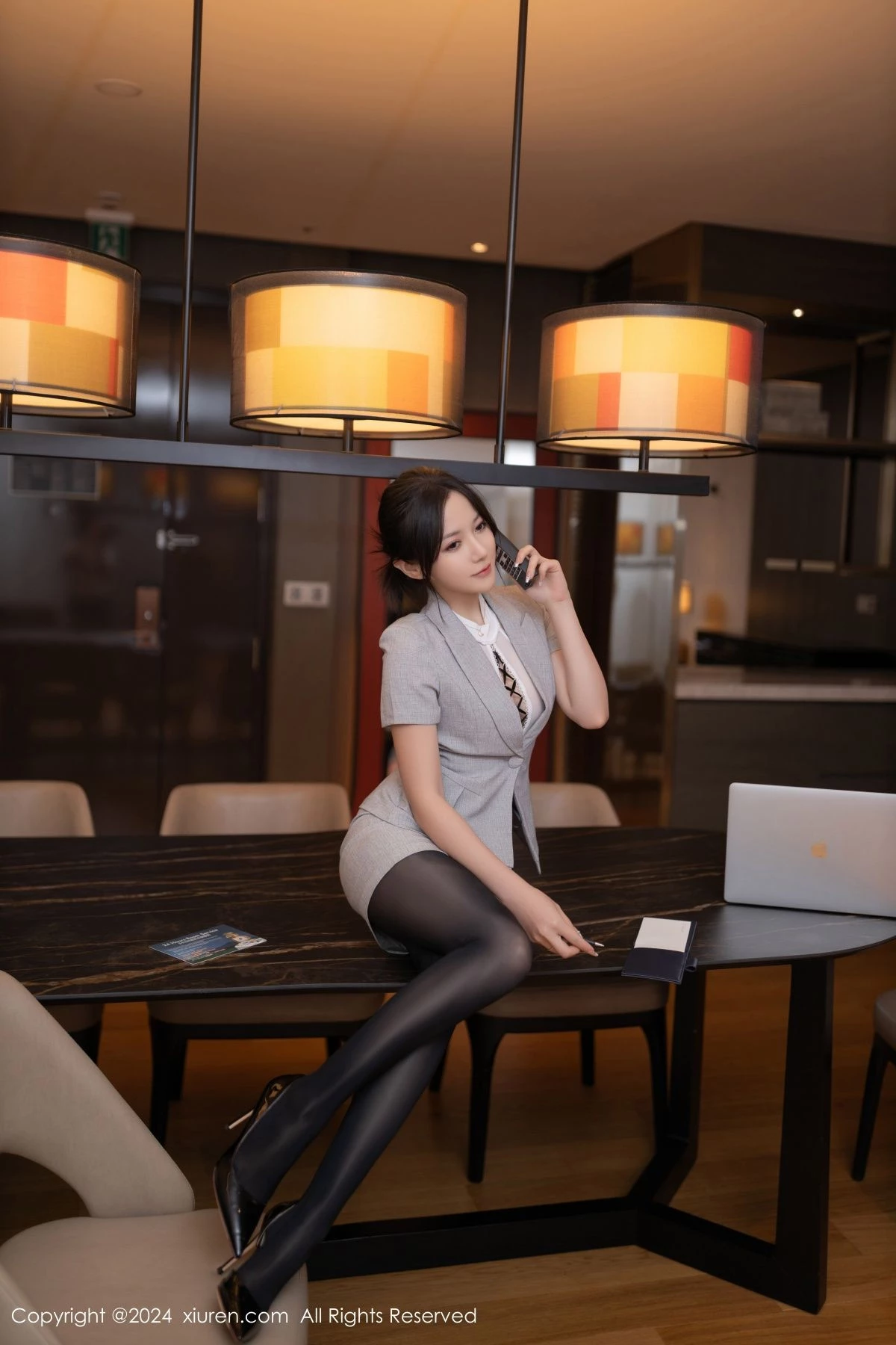 秀人集.com_[XiuRen秀人网]No.9189_模特鱼子酱性感白色薄透上衣配超薄黑丝秀婀娜身段迷人诱惑写真82P