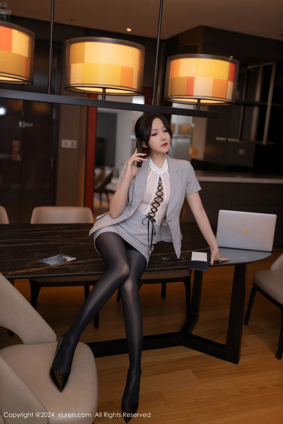 秀人集.com_[XiuRen秀人网]No.9189_模特鱼子酱性感白色薄透上衣配超薄黑丝秀婀娜身段迷人诱惑写真82P