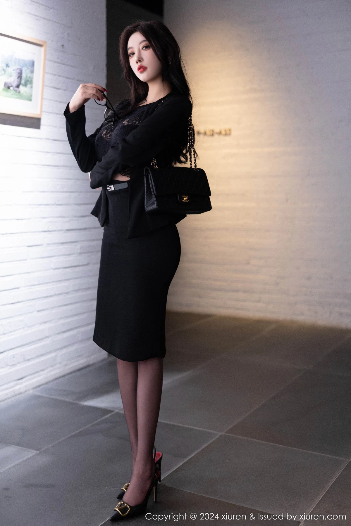 秀人集.com_[XiuRen秀人网]No.9190_女神杨晨晨Yome性感黑色OL露蕾丝内衣配超薄黑丝极致魅惑写真80P