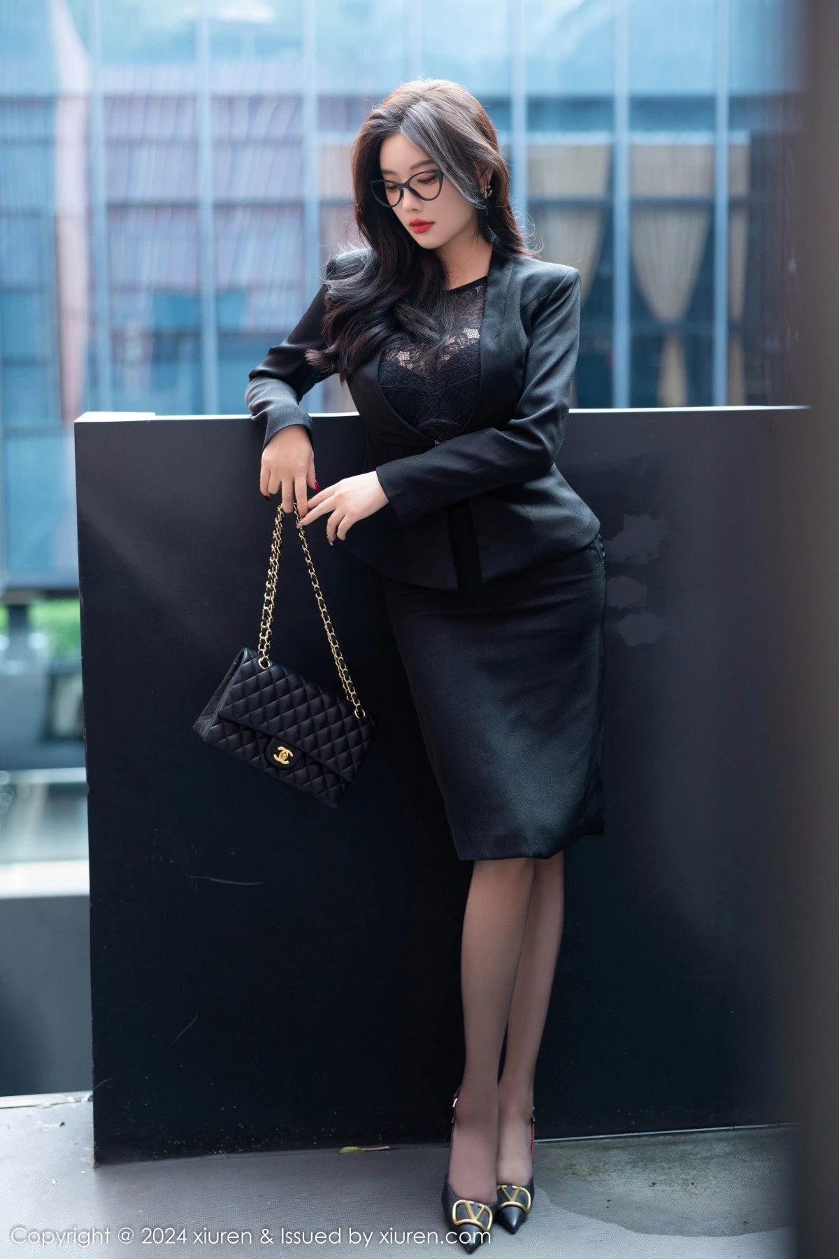 秀人集.com_[XiuRen秀人网]No.9190_女神杨晨晨Yome性感黑色OL露蕾丝内衣配超薄黑丝极致魅惑写真80P