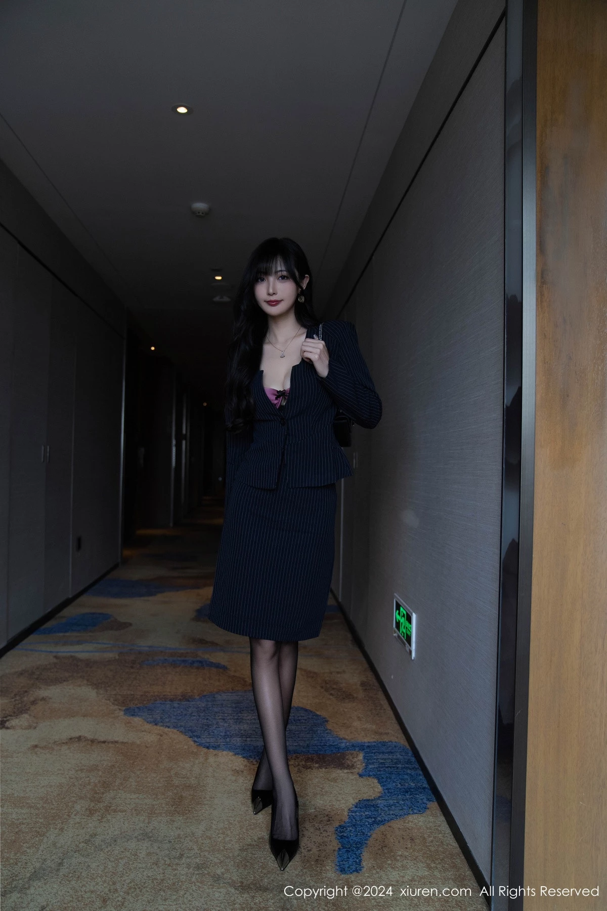 秀人集.com_[XiuRen秀人网]No.9186_模特林星阑私房性感紫色情趣内衣配黑丝袜秀曼妙身姿诱惑写真90P