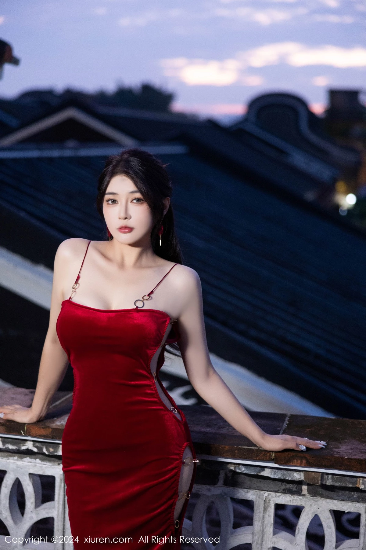 秀人集.com_[XiuRen秀人网]No.9327_模特凯竹Quinn红色露肩礼裙+红色情趣蕾丝秀曼妙身姿诱惑写真87P