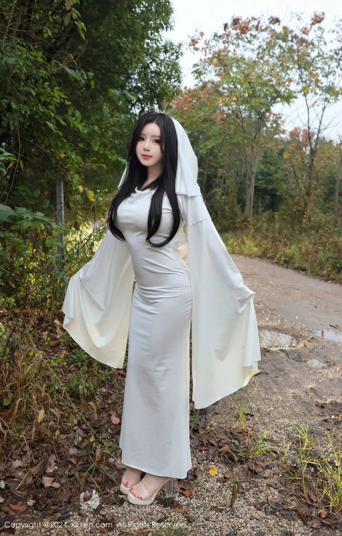 秀人集.com_[XiuRen秀人网]No.9376_模特小薯条nienie白色连衣裙+红色情趣服饰秀曼妙身姿诱惑写真81P