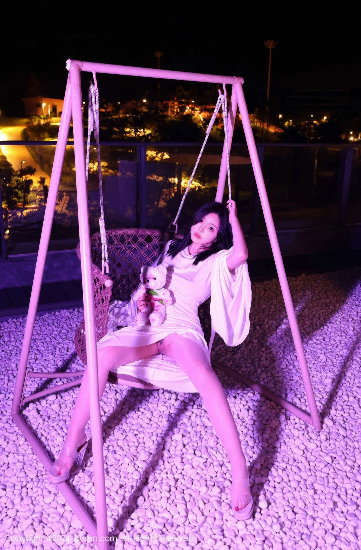 秀人集.com_[XiuRen秀人网]No.9376_模特小薯条nienie白色连衣裙+红色情趣服饰秀曼妙身姿诱惑写真81P