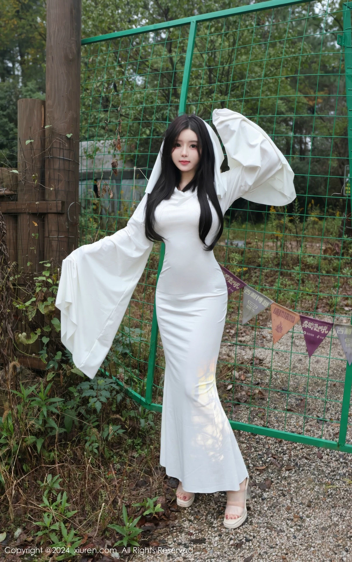 秀人集.com_[XiuRen秀人网]No.9376_模特小薯条nienie白色连衣裙+红色情趣服饰秀曼妙身姿诱惑写真81P