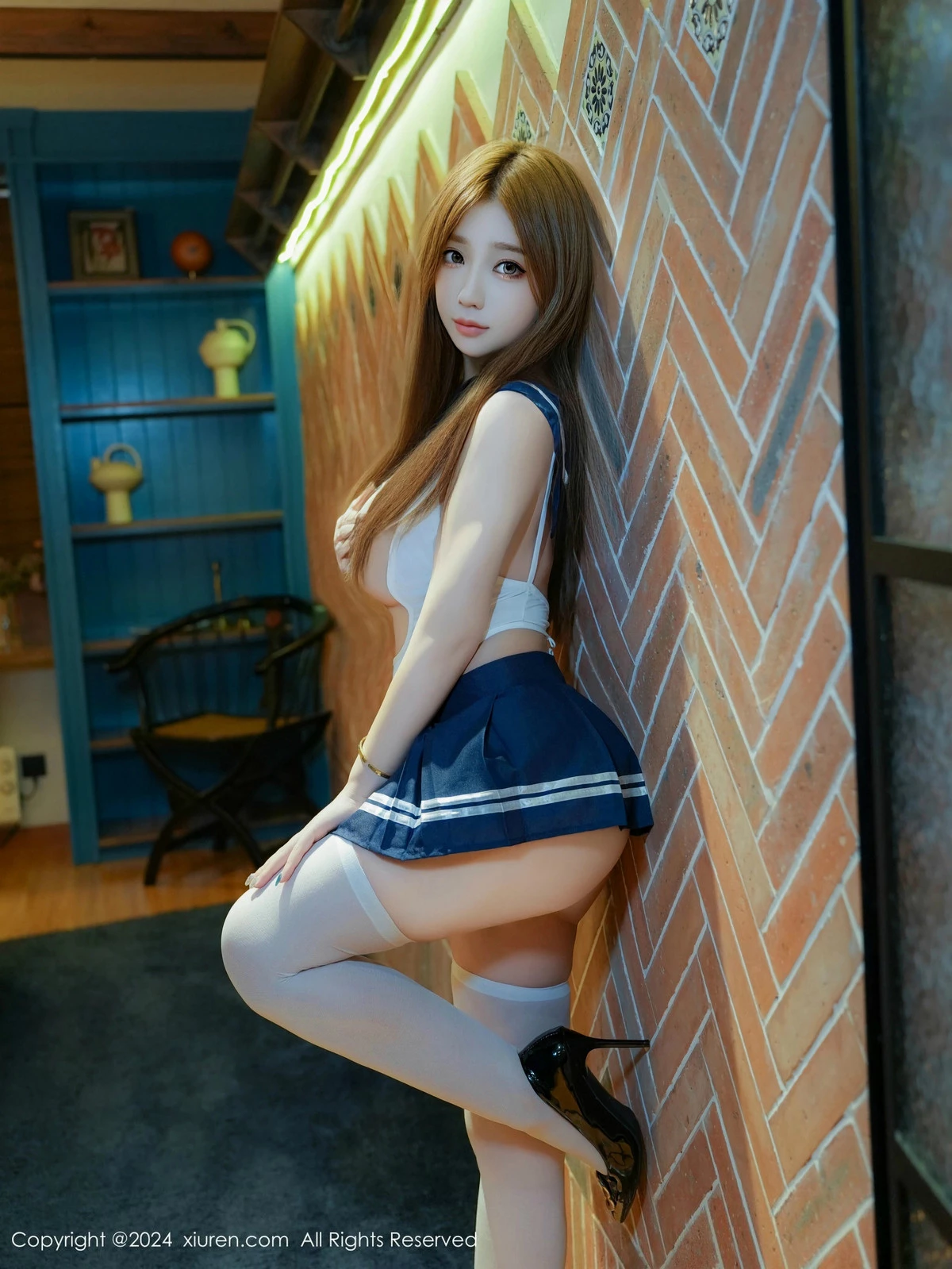 秀人集.com_[XiuRen秀人网]No.9370_新人模特王伊纯性感白色情趣连体衣配白丝袜秀凹凸身材诱惑写真63P