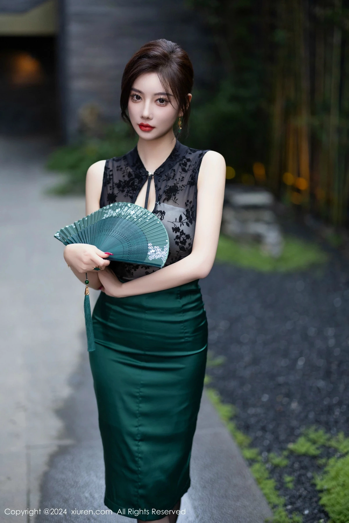 秀人集.com_[XiuRen秀人网]No.9384_女神杨晨晨Yome性感黑色蕾丝内衣配黑丝袜秀丰腴身材完美写真80P