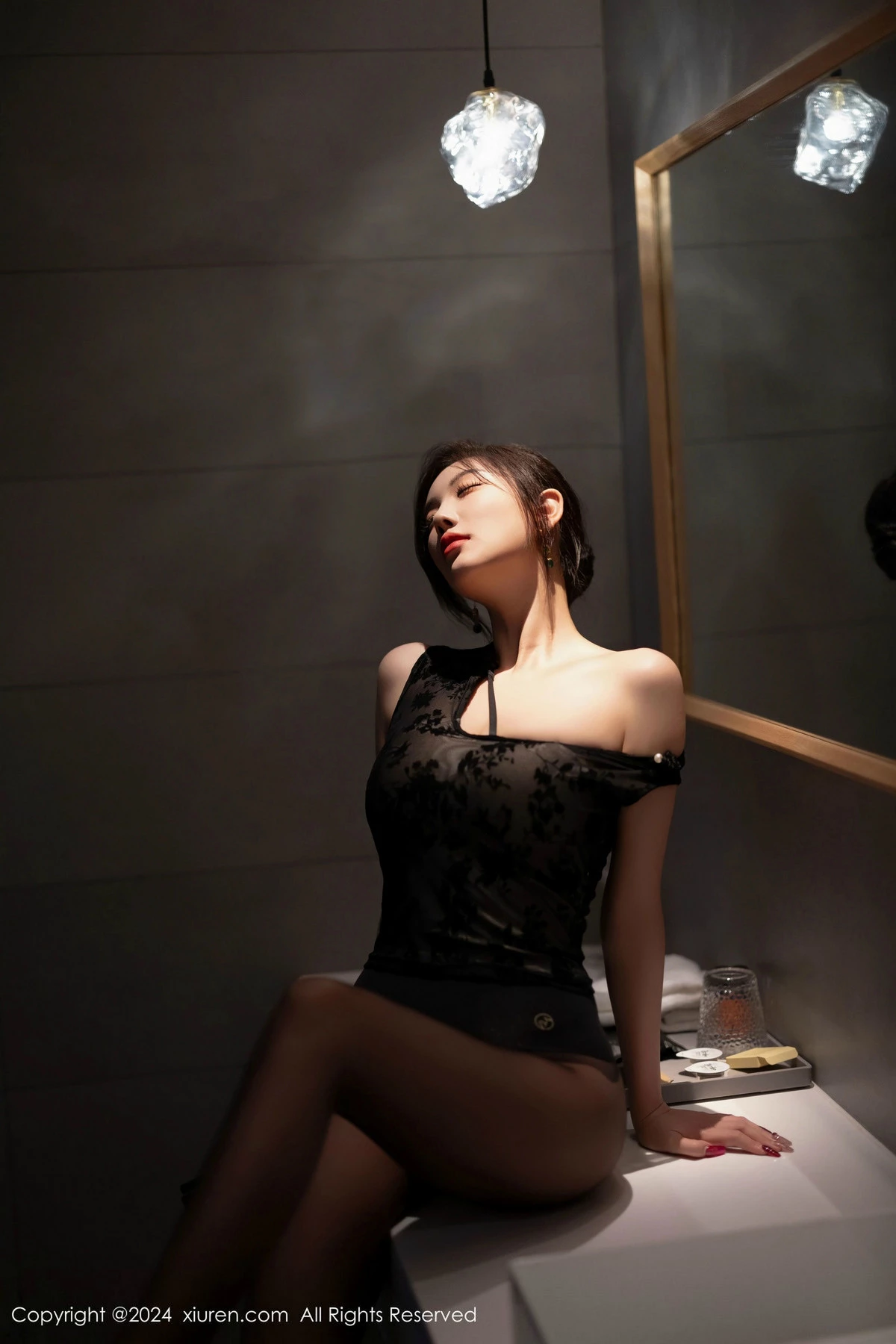 秀人集.com_[XiuRen秀人网]No.9384_女神杨晨晨Yome性感黑色蕾丝内衣配黑丝袜秀丰腴身材完美写真80P