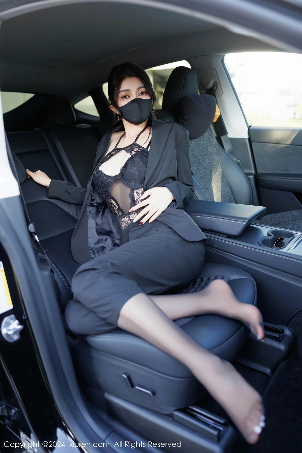 秀人集.com_[XiuRen秀人网]No.9405_模特凯竹Quinn性感黑色OL制服露黑色蕾丝情趣连体衣完美诱惑写真84P