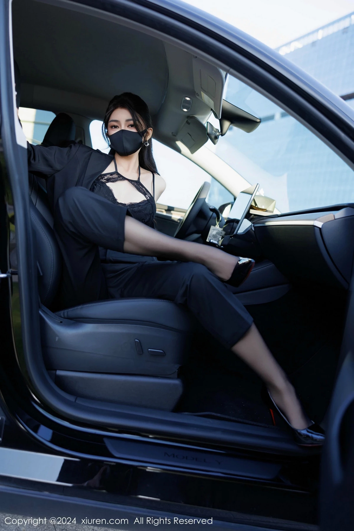 秀人集.com_[XiuRen秀人网]No.9405_模特凯竹Quinn性感黑色OL制服露黑色蕾丝情趣连体衣完美诱惑写真84P