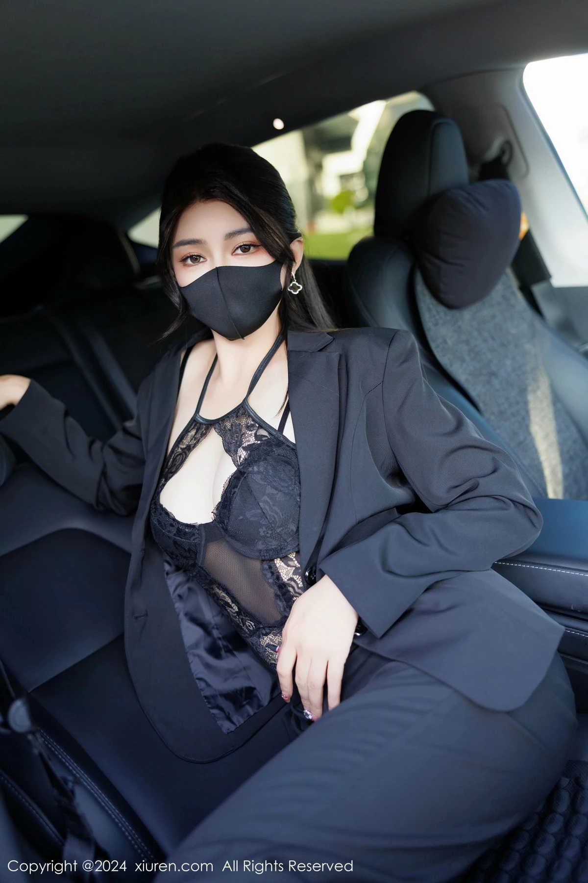 秀人集.com_[XiuRen秀人网]No.9405_模特凯竹Quinn性感黑色OL制服露黑色蕾丝情趣连体衣完美诱惑写真84P