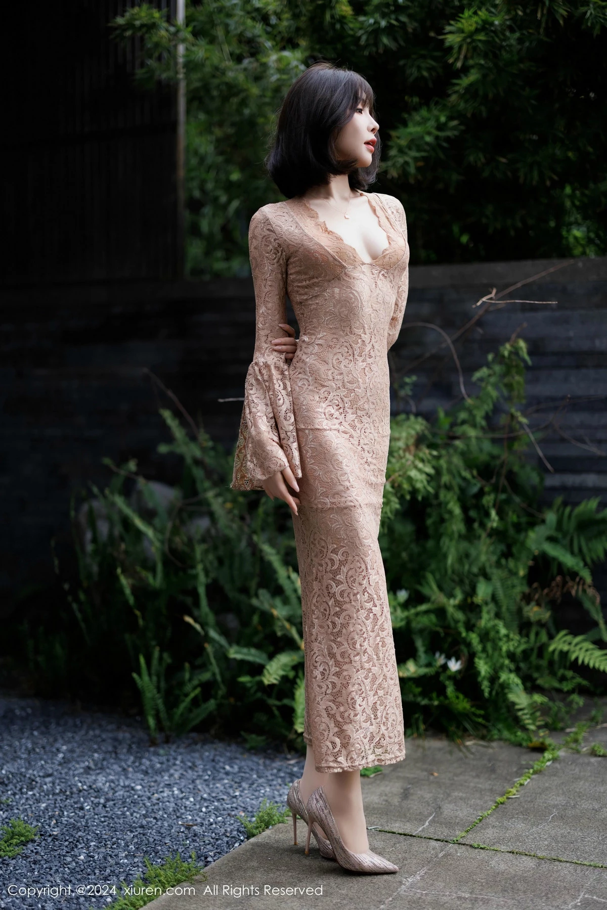 秀人集.com_[XiuRen秀人网]No.9412_女神徐莉芝Booty性感浅色连衣裙配超薄肉丝秀曼妙身姿诱惑写真91P