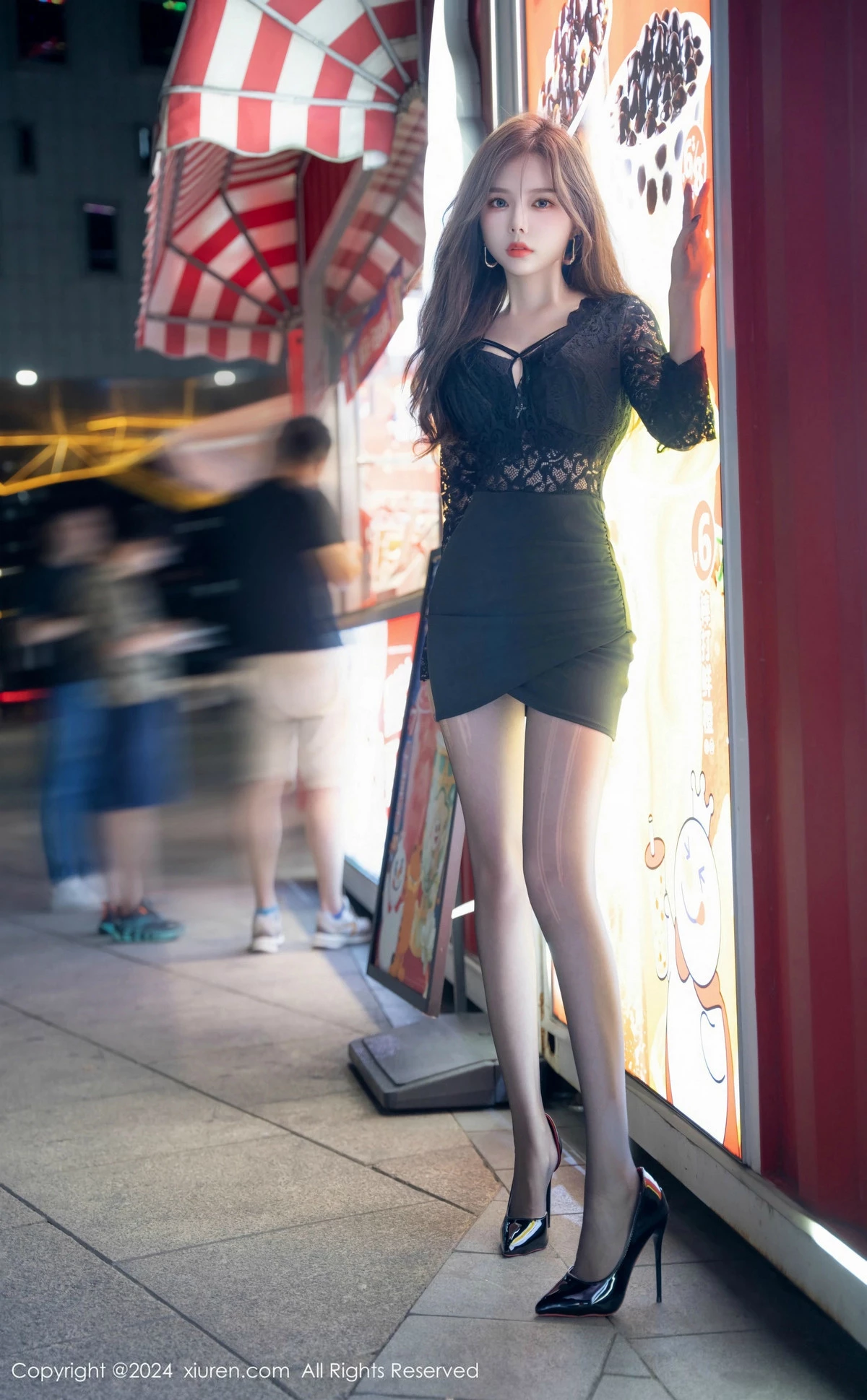 秀人集.com_[XiuRen秀人网]No.9408_模特拍黄瓜girl性感黑色蕾丝服露黑色内衣配超薄黑丝极致魅惑写真80P