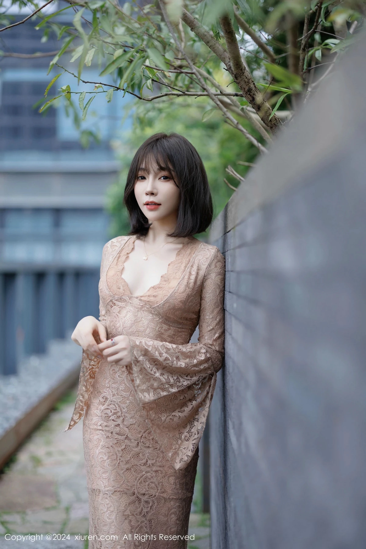 秀人集.com_[XiuRen秀人网]No.9412_女神徐莉芝Booty性感浅色连衣裙配超薄肉丝秀曼妙身姿诱惑写真91P