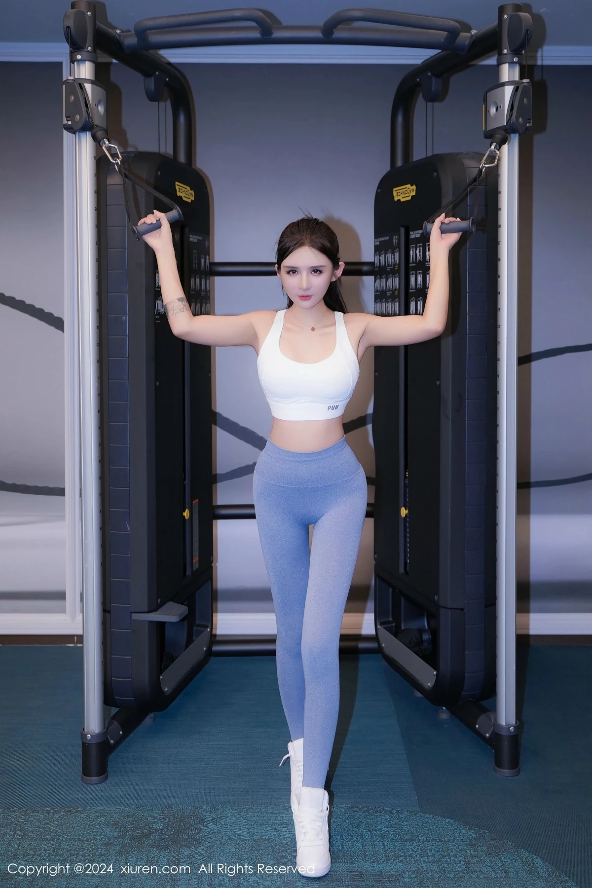 秀人集.com_[XiuRen秀人网]No.9407_模特Emily尹菲性感蓝白瑜伽服露肉丝裤袜秀曼妙身姿诱惑写真57P