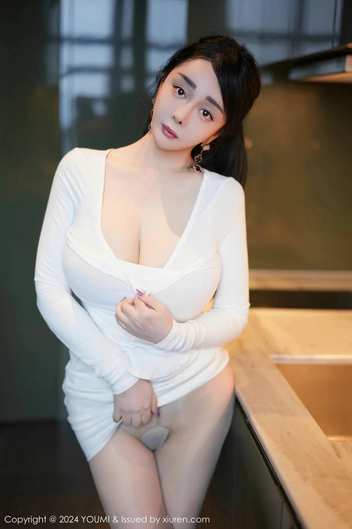 秀人集.com_[YouMi尤蜜荟]Vol.1107_模特允爾性感白色服饰露肉色内衣配开档肉丝秀丰满身材诱惑写真68P