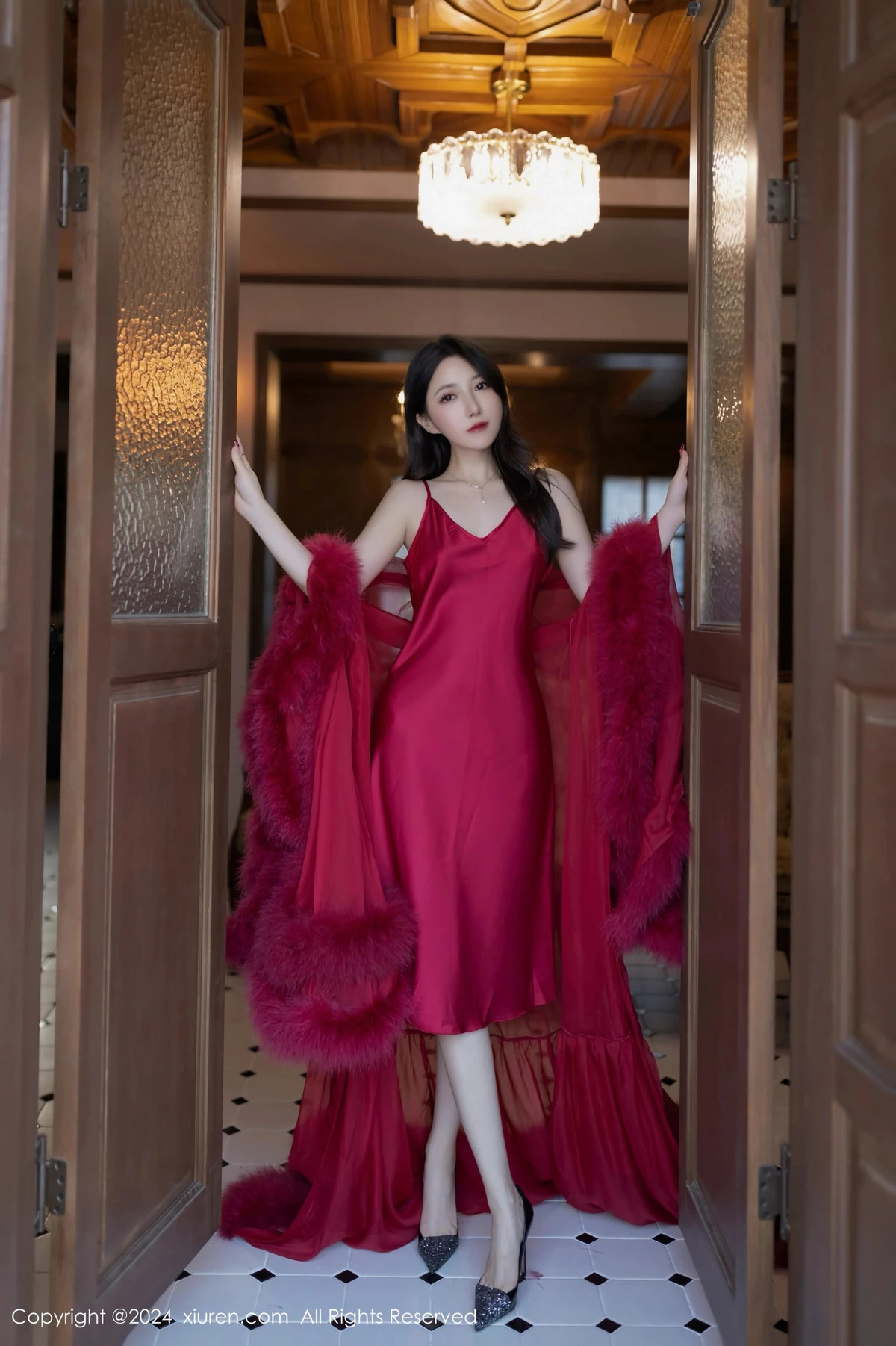 秀人集.com_[XiuRen秀人网]No.9422_模特鱼子酱Fish红玫瑰主题红色吊带连衣裙秀曼妙身姿迷人诱惑写真80P