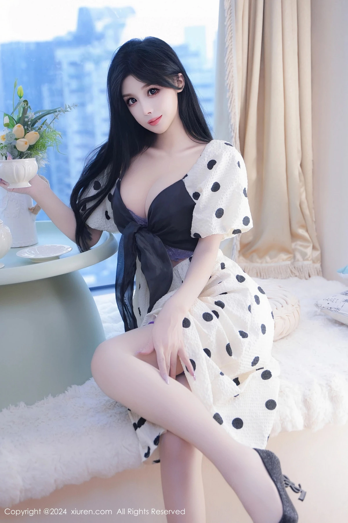 秀人集.com_[XiuRen秀人网]No.9425_模特陈芊儿性感波点短裙露灰色情趣内衣配紫丝袜秀美腿诱惑写真80P