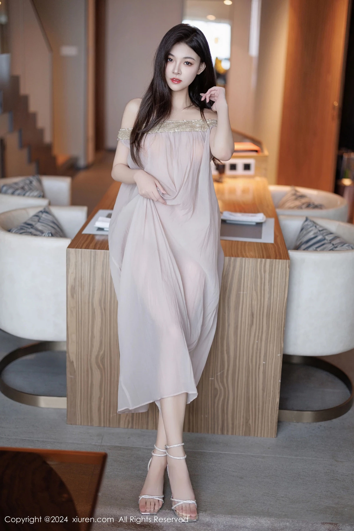 秀人集.com_[XiuRen秀人网]No.9426_模特初梦瑶私房性感浅色薄透连衣裙配凉高跟秀翘臀美腿诱惑写真102P