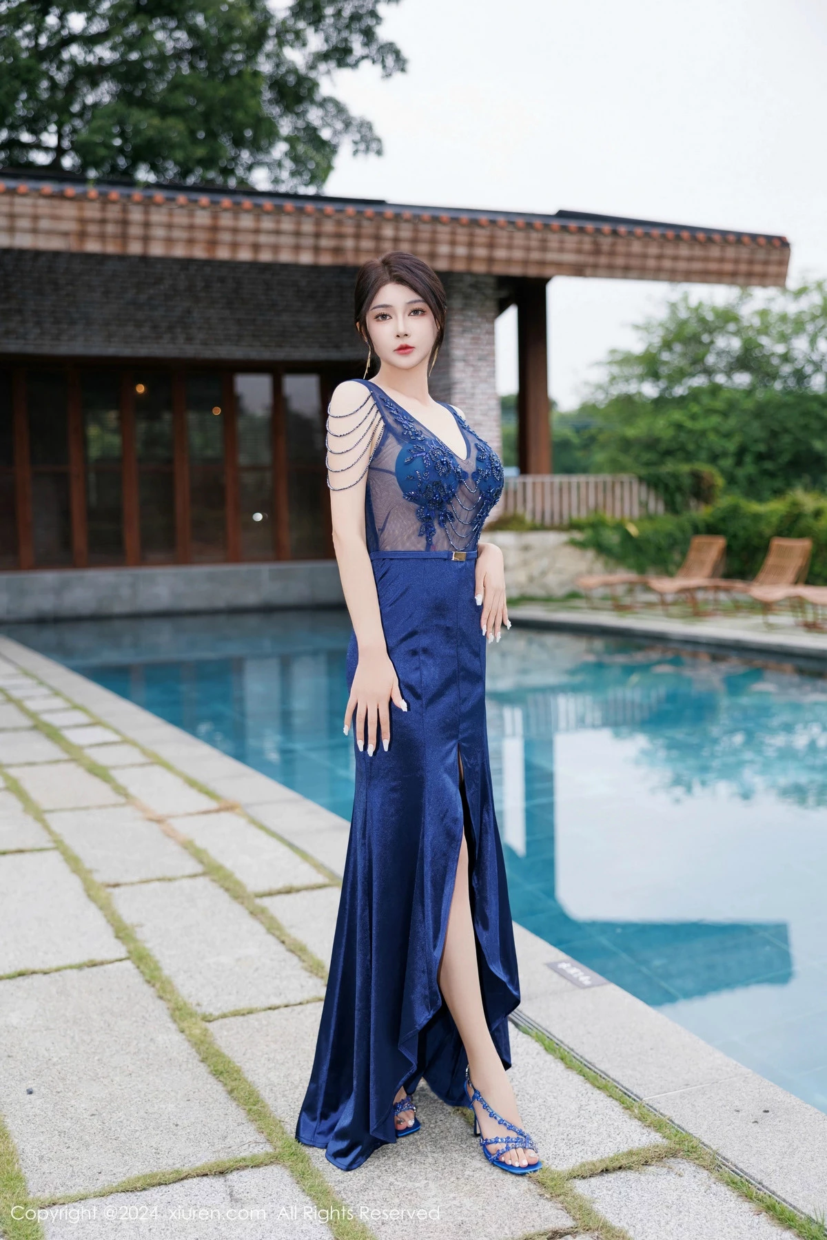 秀人集.com_[XiuRen秀人网]No.9435_模特凯竹Quinn性感蓝色连衣长裙露蓝色内衣秀丰腴身材诱惑写真82P