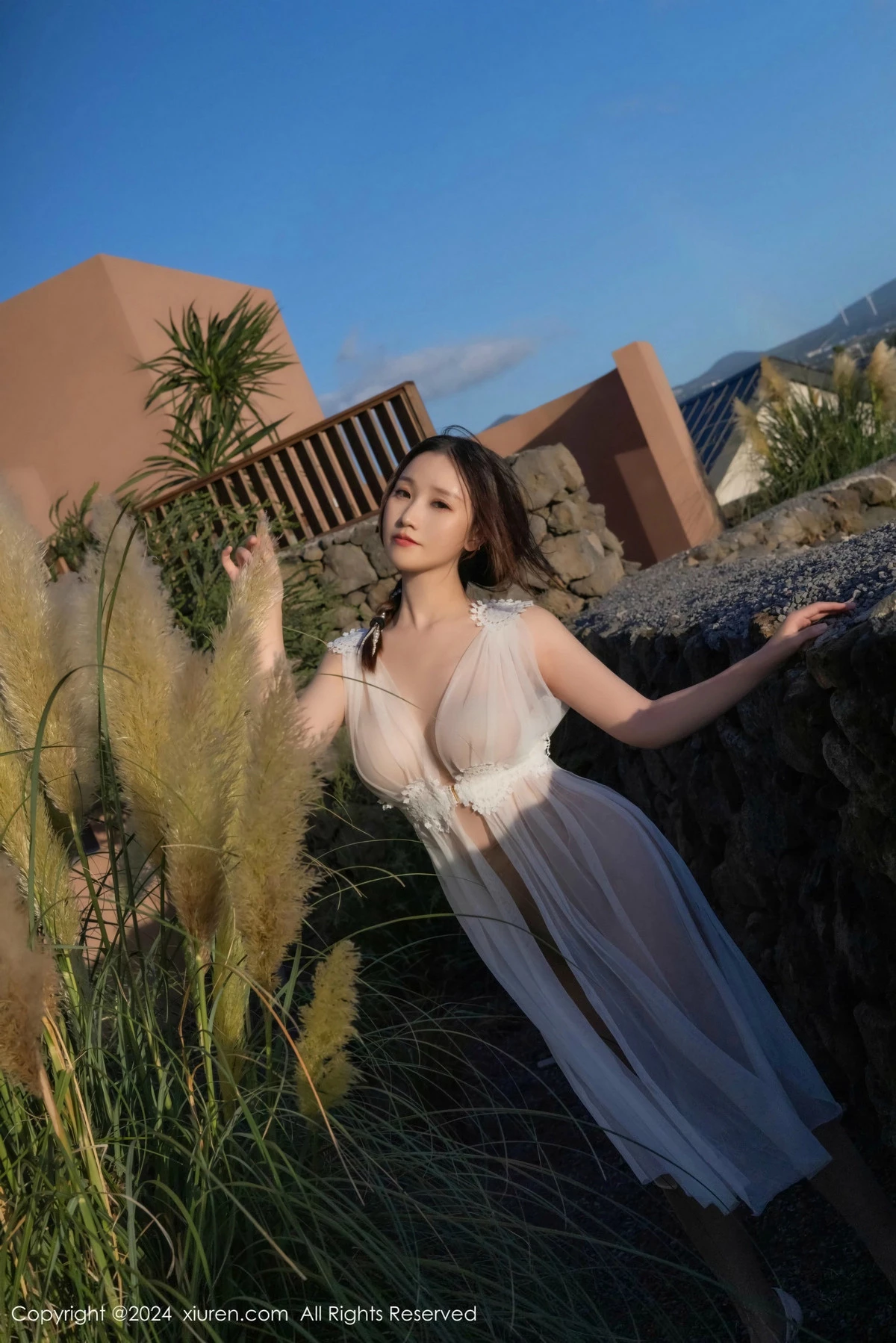 秀人集.com_[XiuRen秀人网]No.9442_模特杏子Yada性感白色薄纱轻透服饰配肉丝袜秀曼妙身姿诱惑写真82P