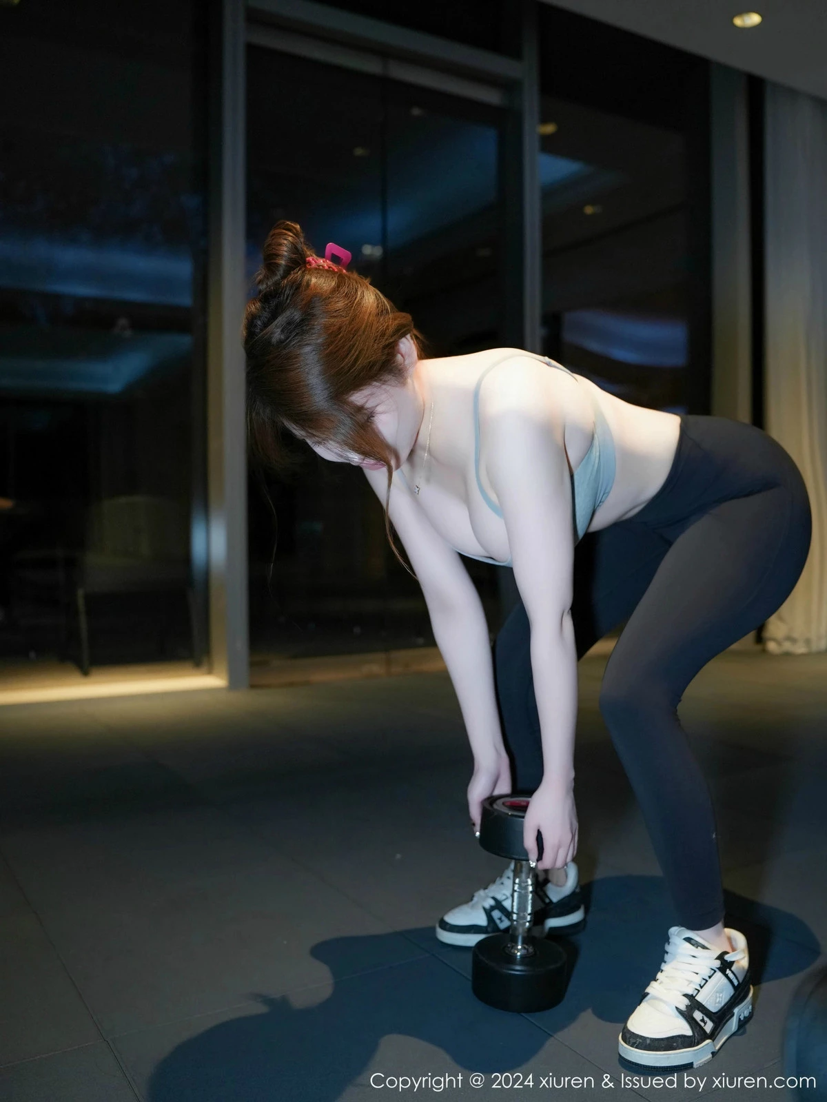 秀人集.com_[XiuRen秀人网]No.9452_模特甜妮性感短款浅灰色健身服紧身秀丰腴身材撩人诱惑写真71P