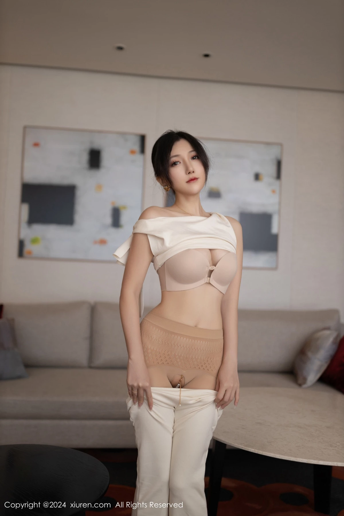 秀人集.com_[XiuRen秀人网]No.9457_模特鱼子酱Fish职场主题浅色服饰配超薄肉丝秀曼妙身姿诱惑写真80P