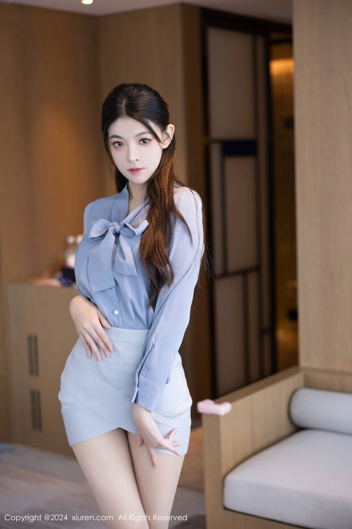 秀人集.com_[XiuRen秀人网]No.9333_模特初梦瑶蓝色衬衫配灰短裙露性感灰色内衣秀曼妙身姿诱惑写真90P