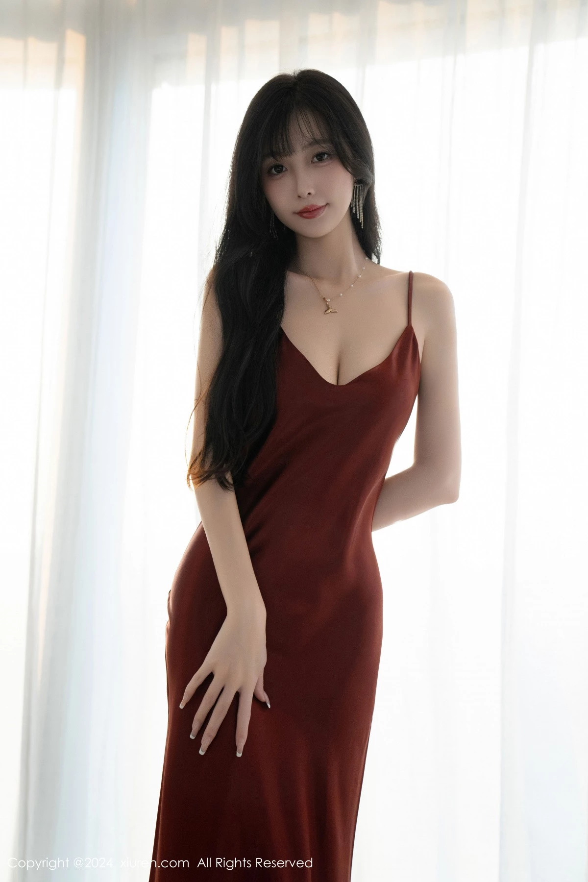 秀人集.com_[XiuRen秀人网]No.9336_模特林星阑性感红色连衣长裙露黑色情趣内衣秀曼妙身姿诱惑写真85P