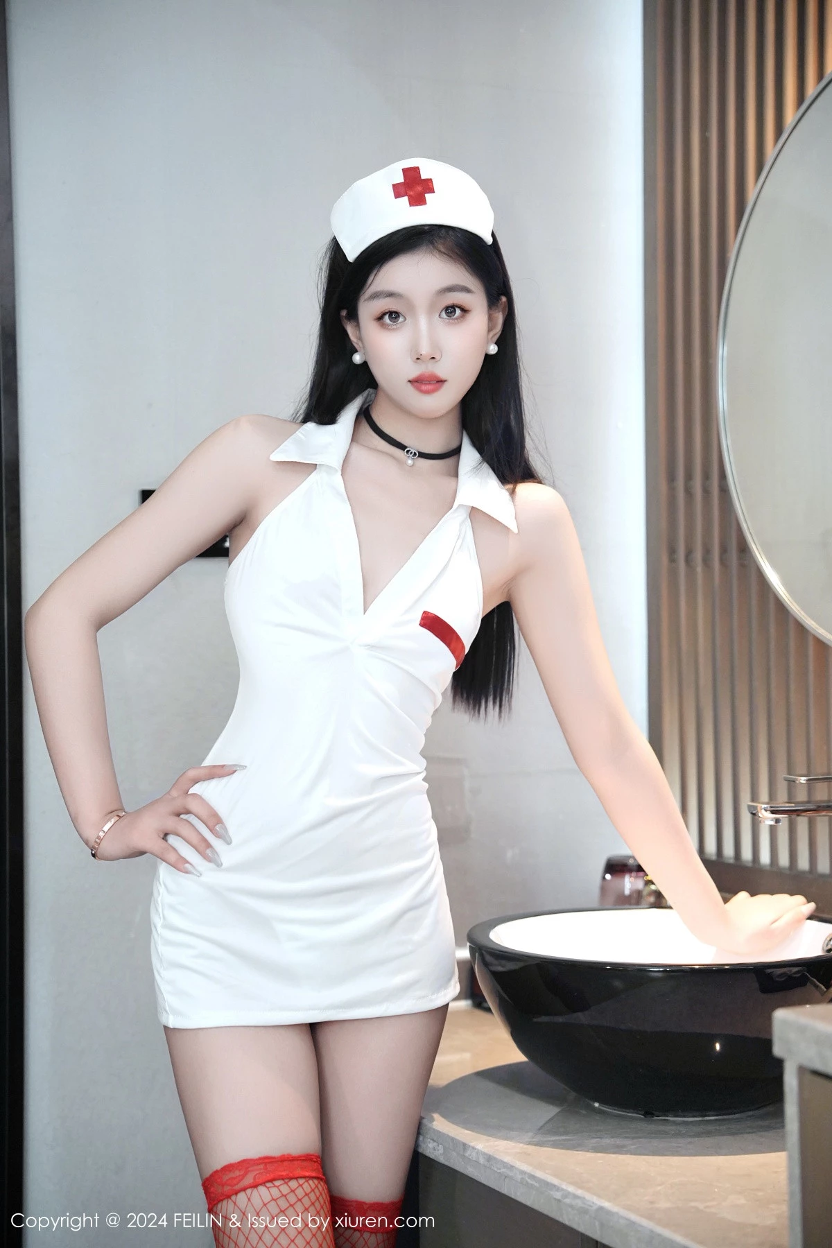 秀人集.com_[FeiLin嗲囡囡]VOL.476_模特江念鱼性感白色护士制服配红丝网袜秀曼妙身姿完美诱惑写真69P