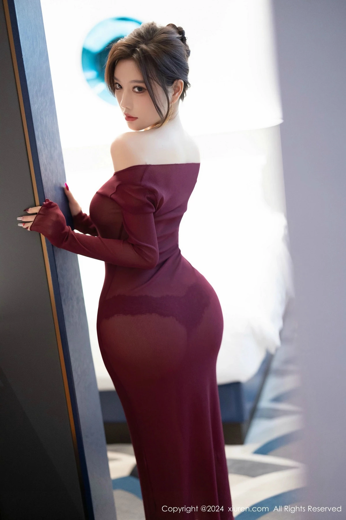 秀人集.com_[XiuRen秀人网]No.9348_女神杨晨晨Yome性感红色连衣裙配超薄肉丝秀丰腴身材诱惑写真82P