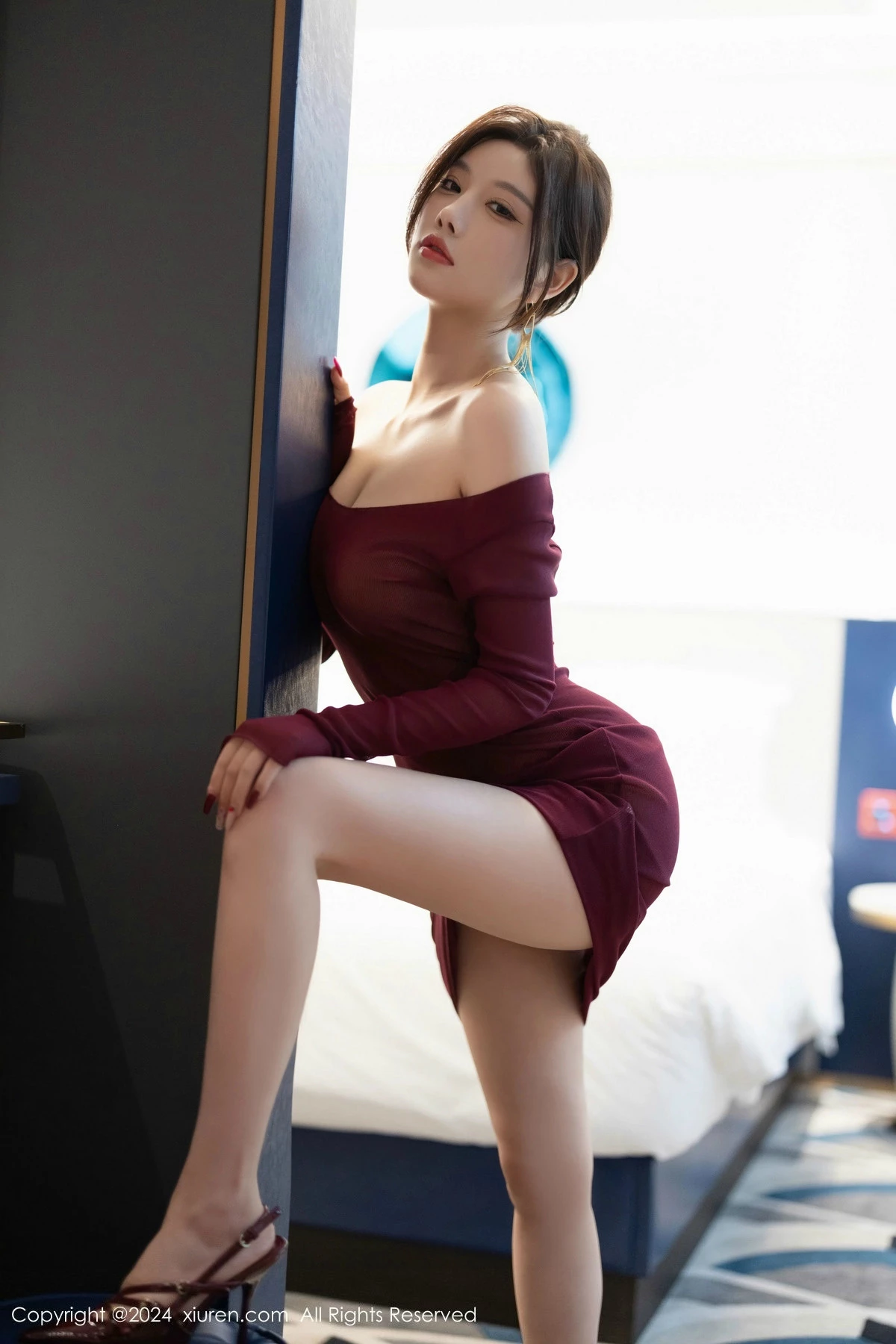 秀人集.com_[XiuRen秀人网]No.9348_女神杨晨晨Yome性感红色连衣裙配超薄肉丝秀丰腴身材诱惑写真82P